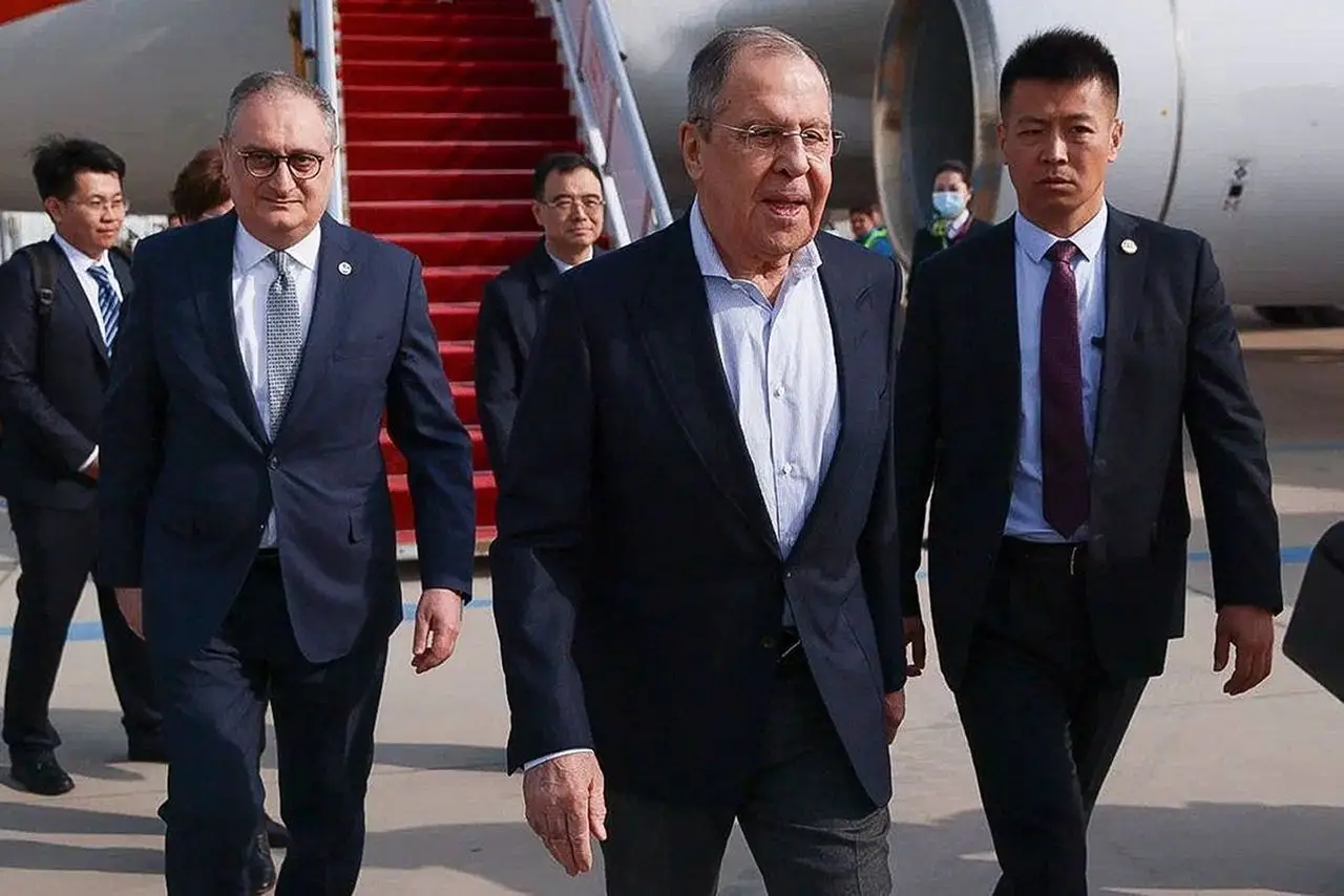 Lavrov à chegada a Pequim