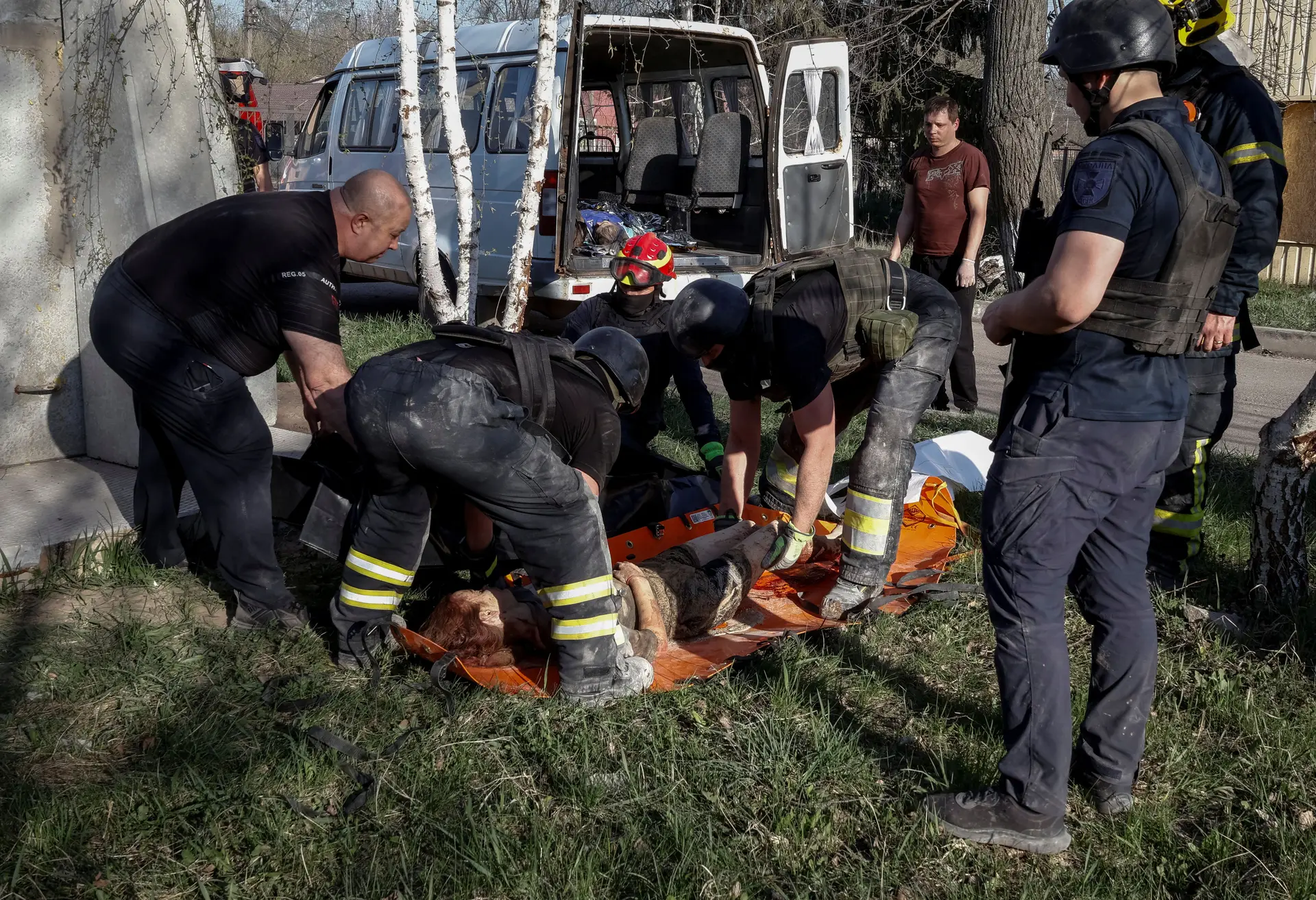 Ataques aéreos russos e ucranianos matam quatro crianças nos dois países