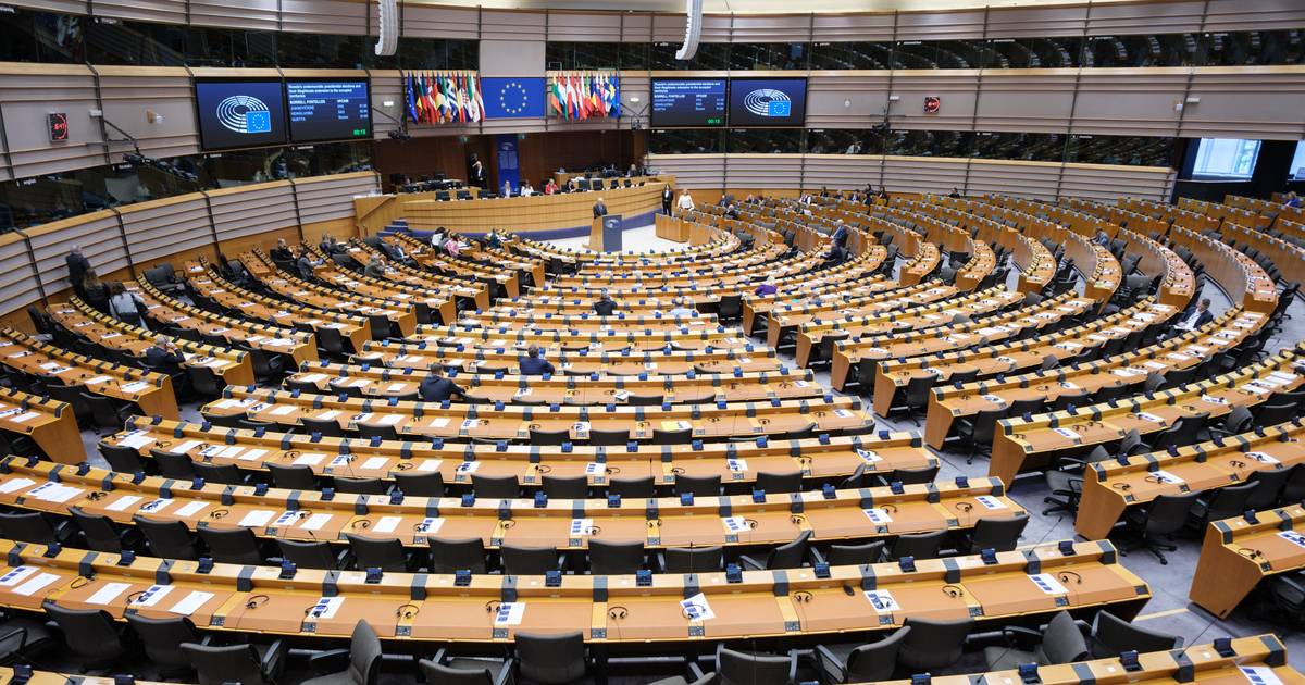 Mais de um quarto dos eurodeputados têm atividade paralela (e receberam 8,7 milhões 