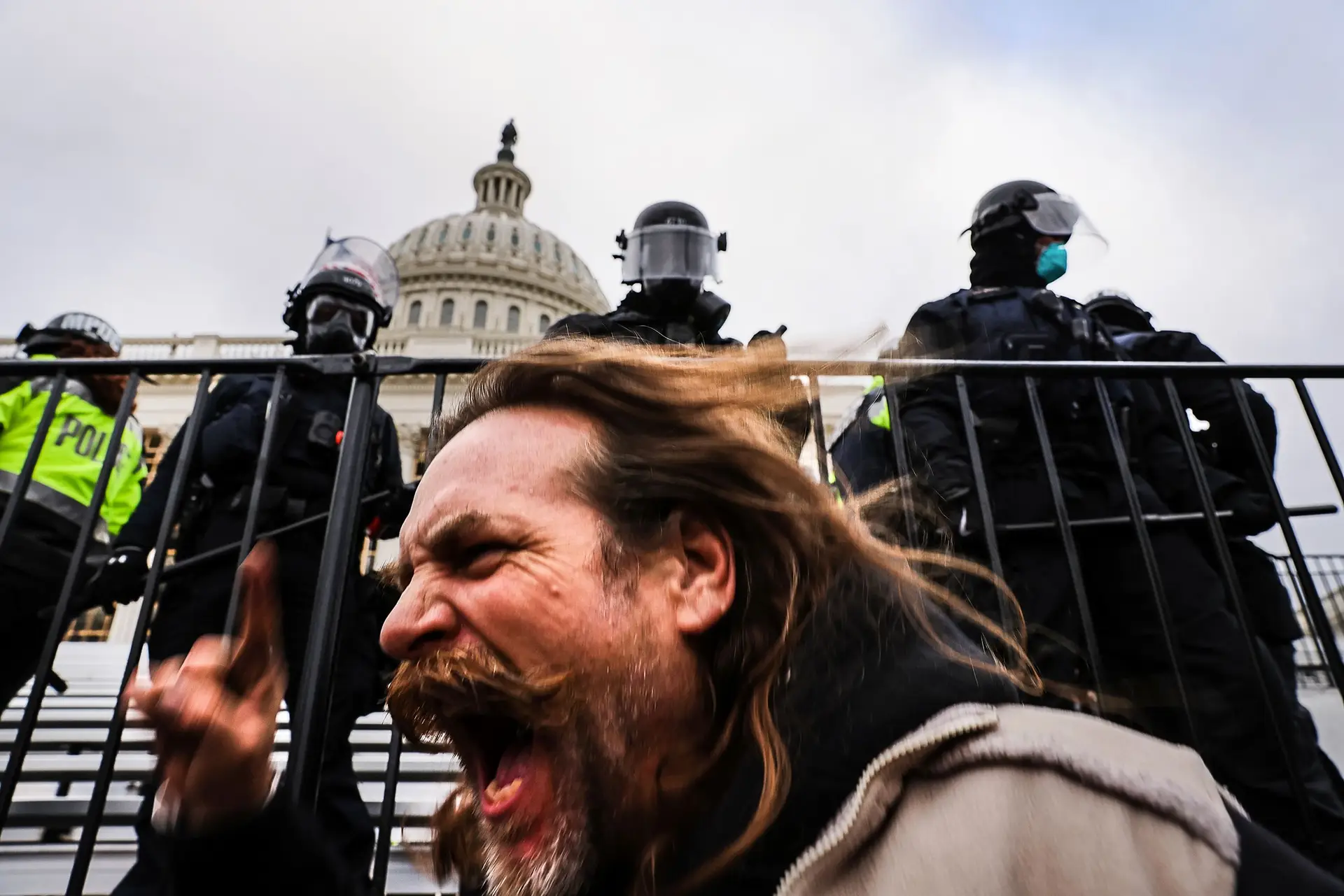 Estados Unidos da América: um país em estado de guerra