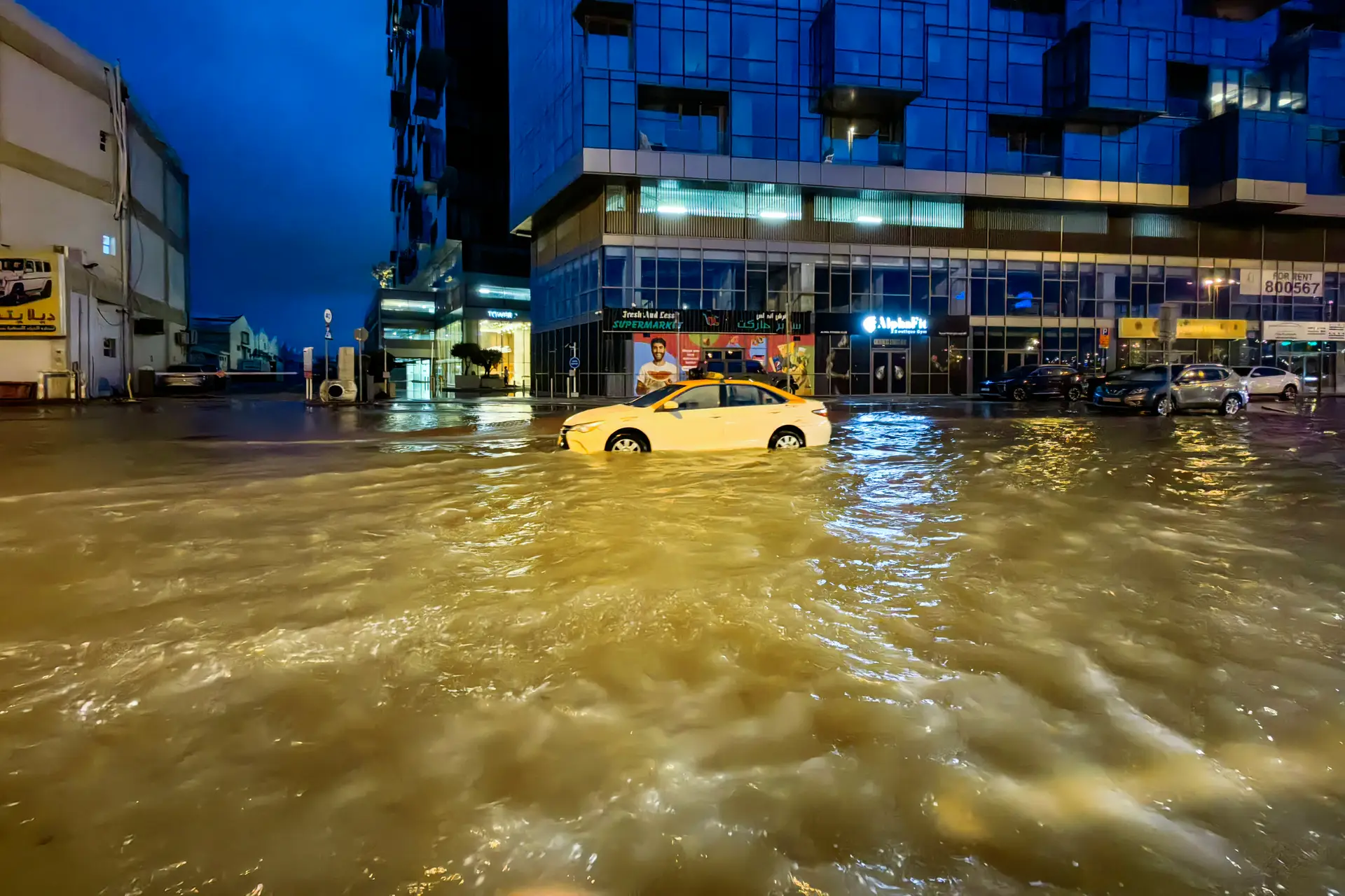 Inondations extrêmes à Dubaï : en 24 heures, il a plu autant qu’en une année entière