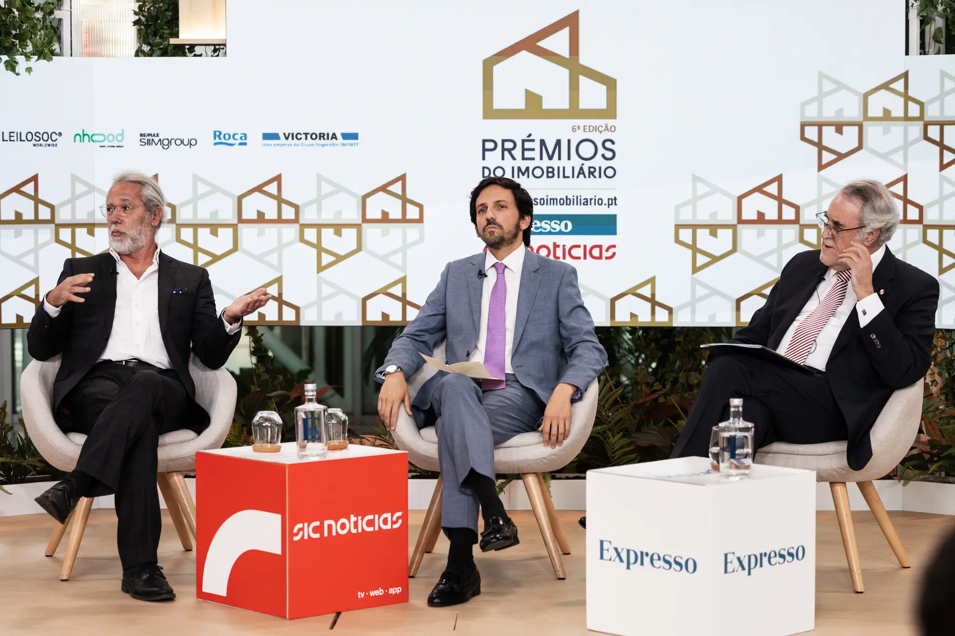 Paulo Caiado, da APEMIP; Hugo Santos Ferreira, da APPII e Manuel Reis Campos, da AICCOPN foram os convidados do debate 