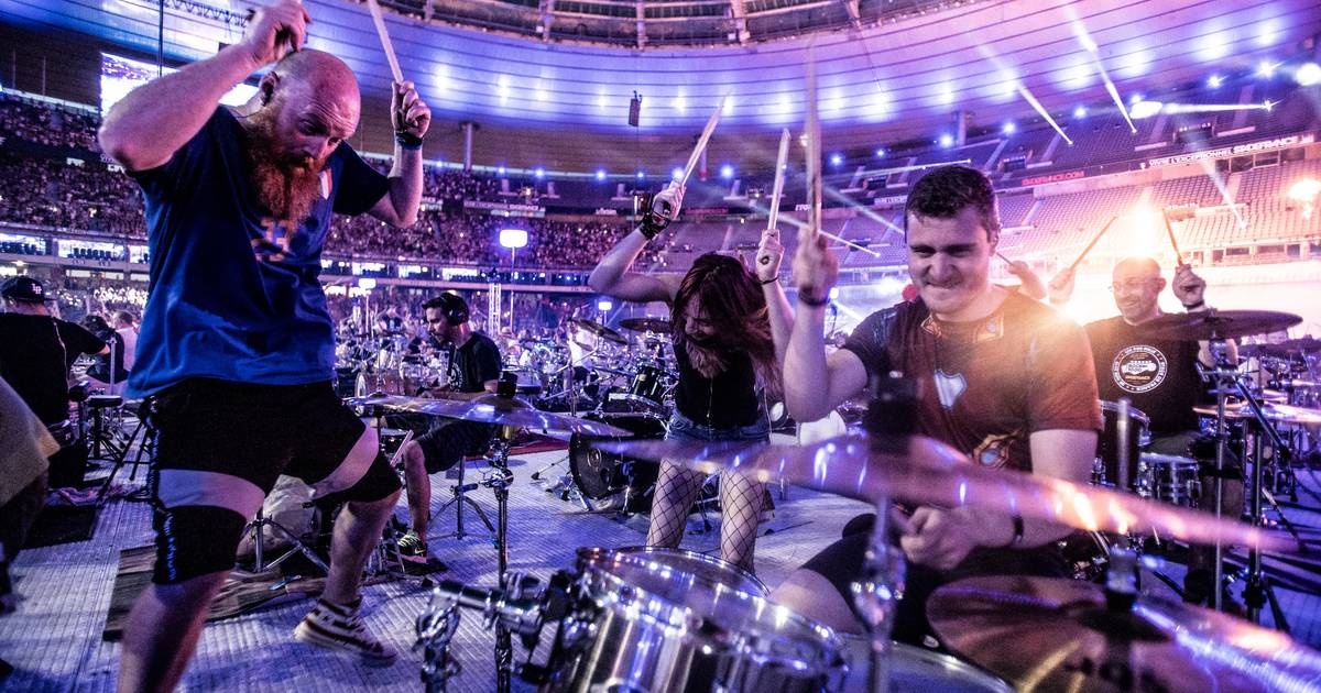 Estádio de Leiria vai receber os Rockin’1000, a banda de mil músicos que levou os Foo Fighters a Itália