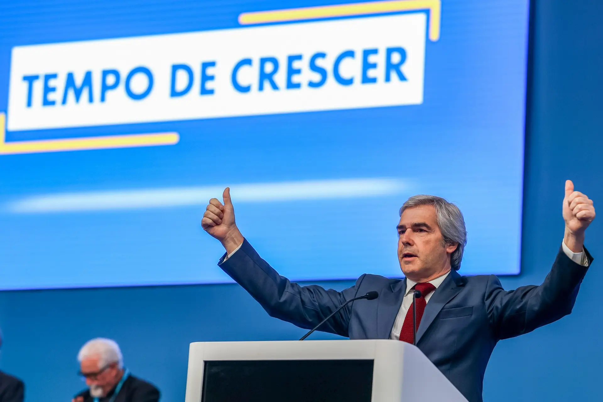 "CDS voltou a ser determinante", proclama Nuno Melo num congresso a marcar diferenças com PSD, liberais e Chega