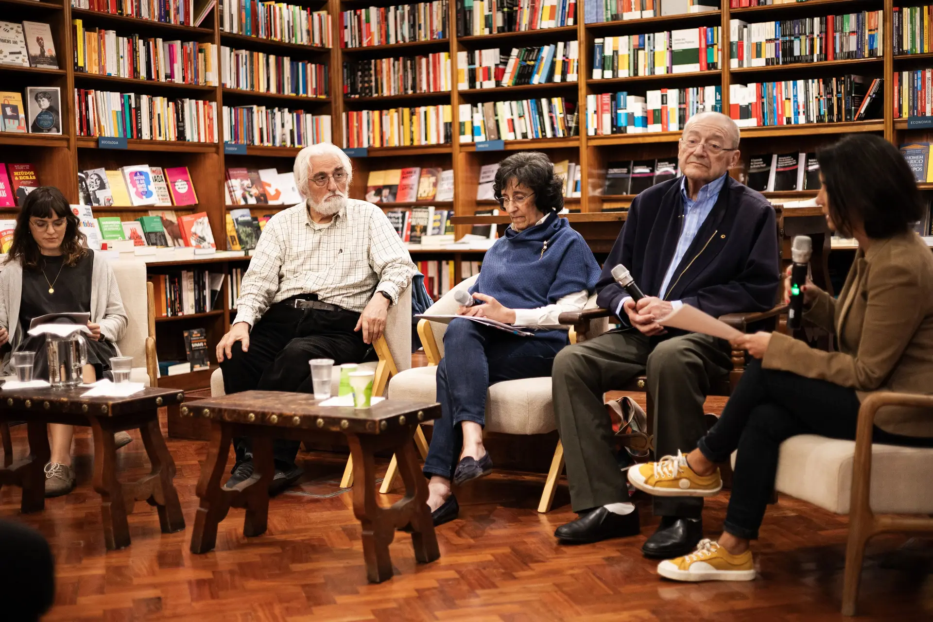 Gravação ao vivo do episódio especial do podcast "Que Voz é Esta?", por ocasião das comemorações dos 50 anos do 25 de Abril.