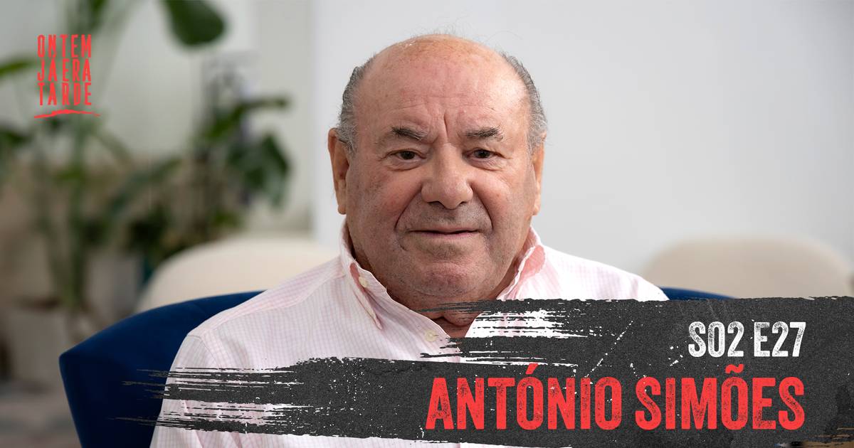 António Simões: “Salazar nunca gostou de futebol; nem sabia o nome dos jogadores, até confundiu o Eusébio com o Coluna”