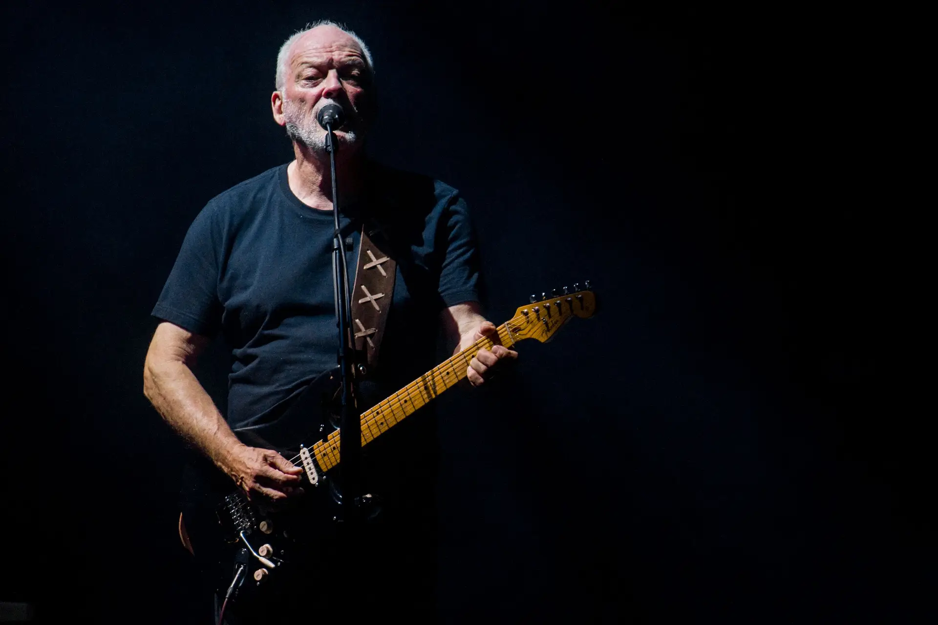 David Gilmour revela as três canções dos Pink Floyd que já não se sente “confortável a cantar”