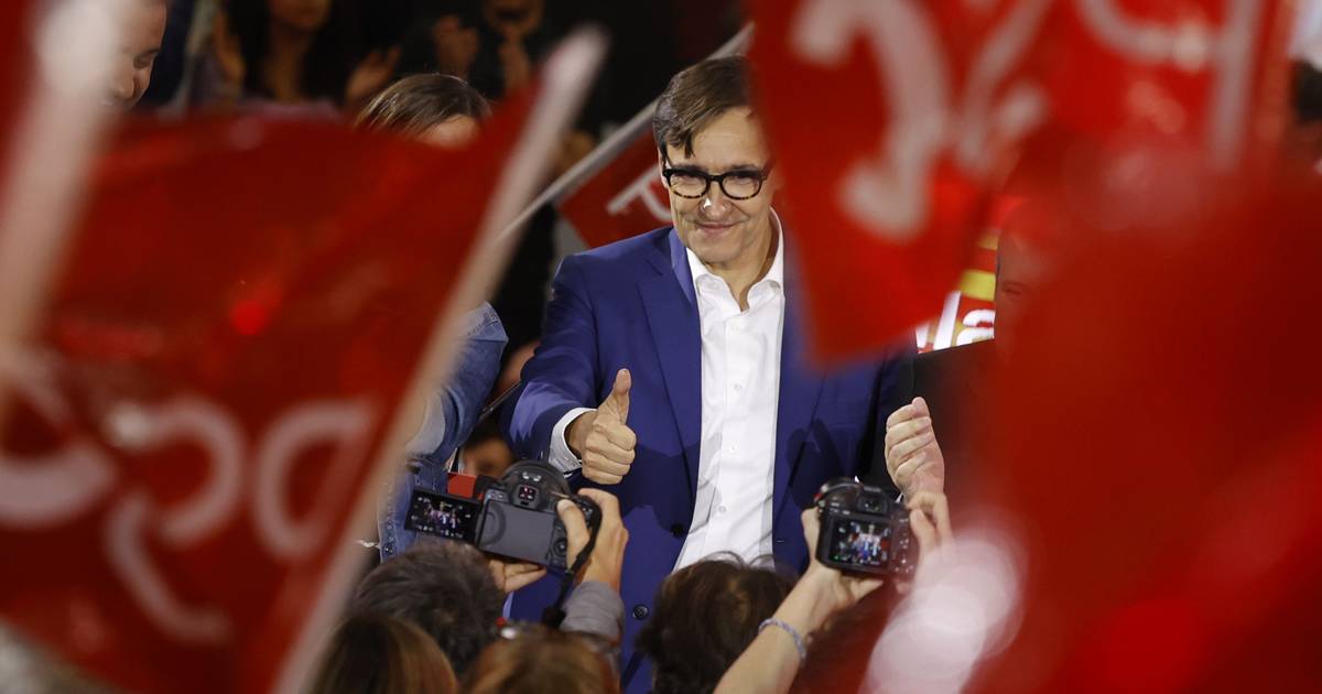 Eleições na Catalunha: socialistas são favoritos e querem abrir nova etapa após 