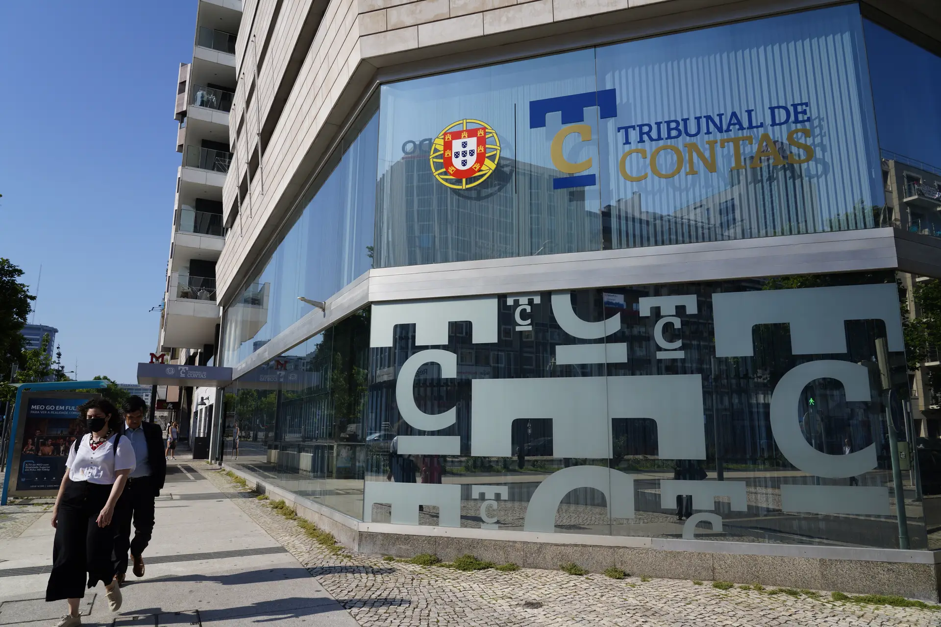 Fundos imobiliários só pagaram €27 milhões em impostos, Fisco criticado por deficiente fiscalização