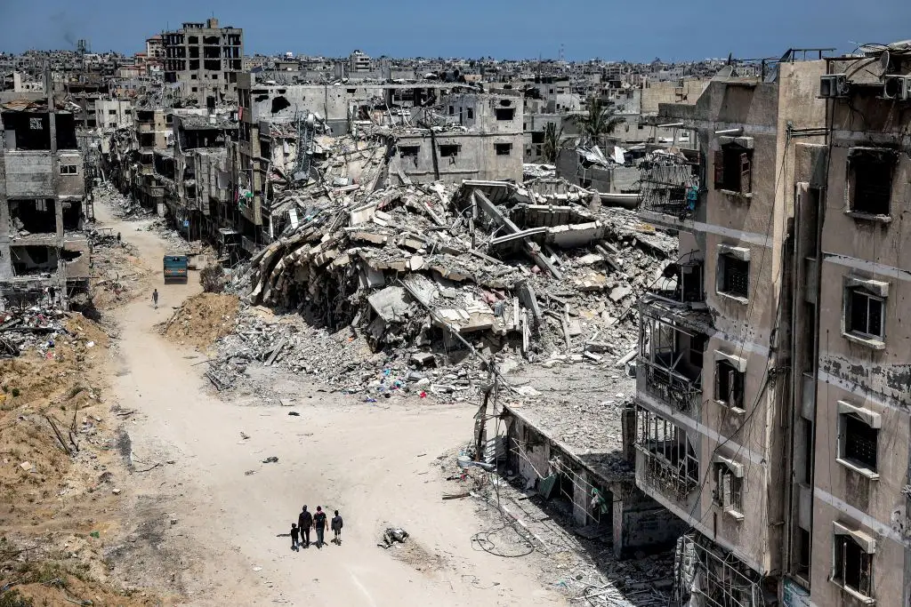 Destruição total, na zona de Khan Yunis, no sul da Faixa de Gaza