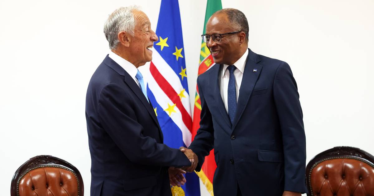 Marcelo diz que “há formas imaginativas” de reparar as ex-colónias durante a visita a Cabo Verde