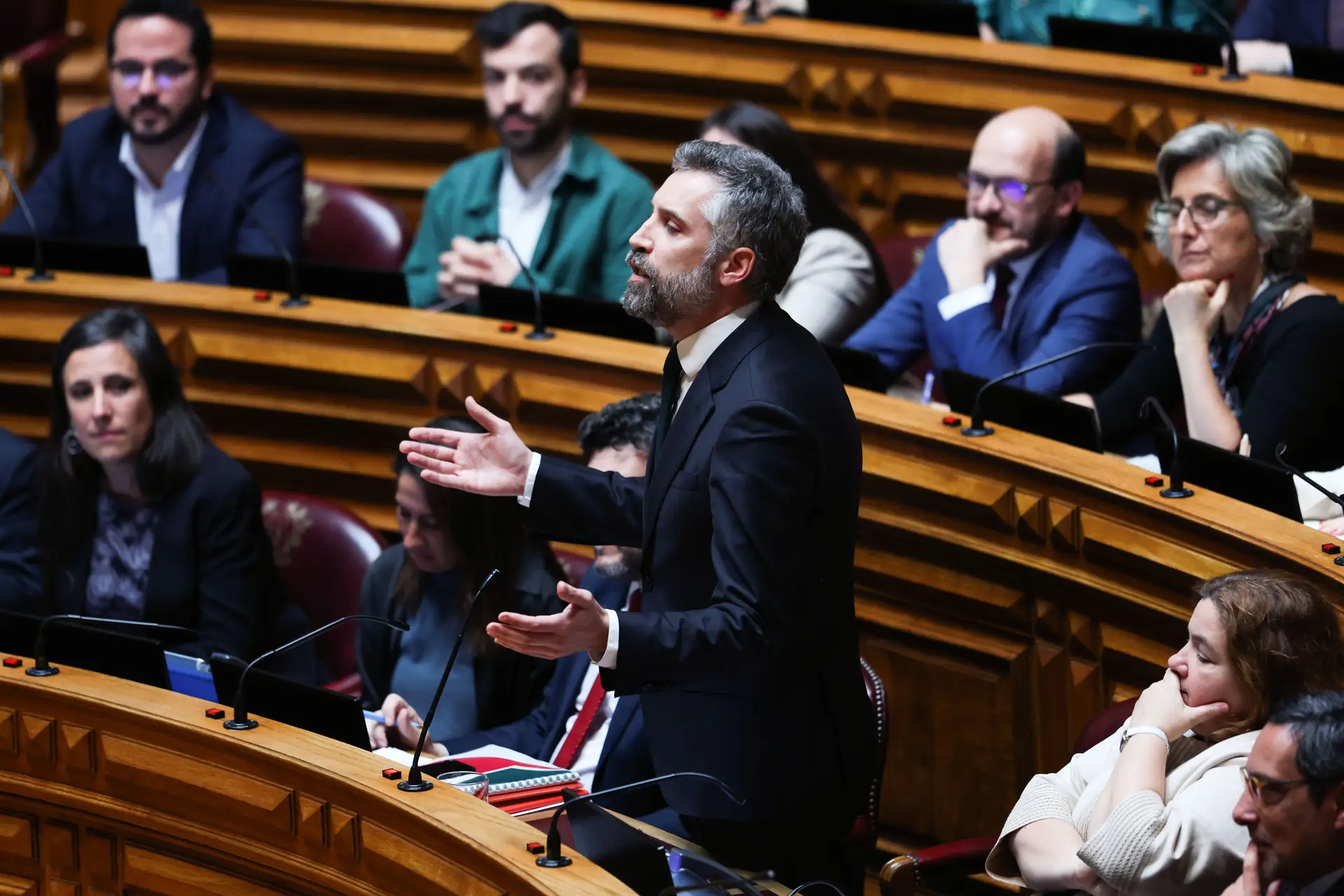 Pedro Nuno Santos afirma que o PS está disponível para debates com todos os candidatos
