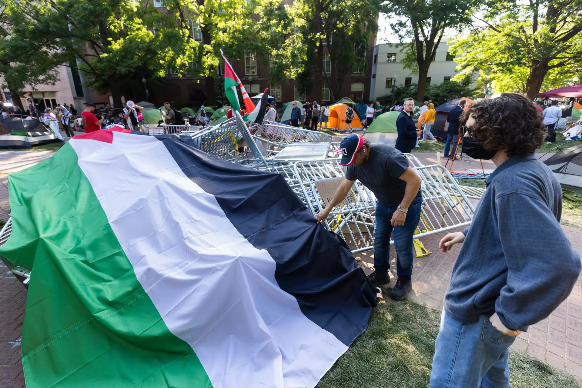 Universidade irlandesa impõe multa de 214 mil euros a protesto estudantil pró-Palestina