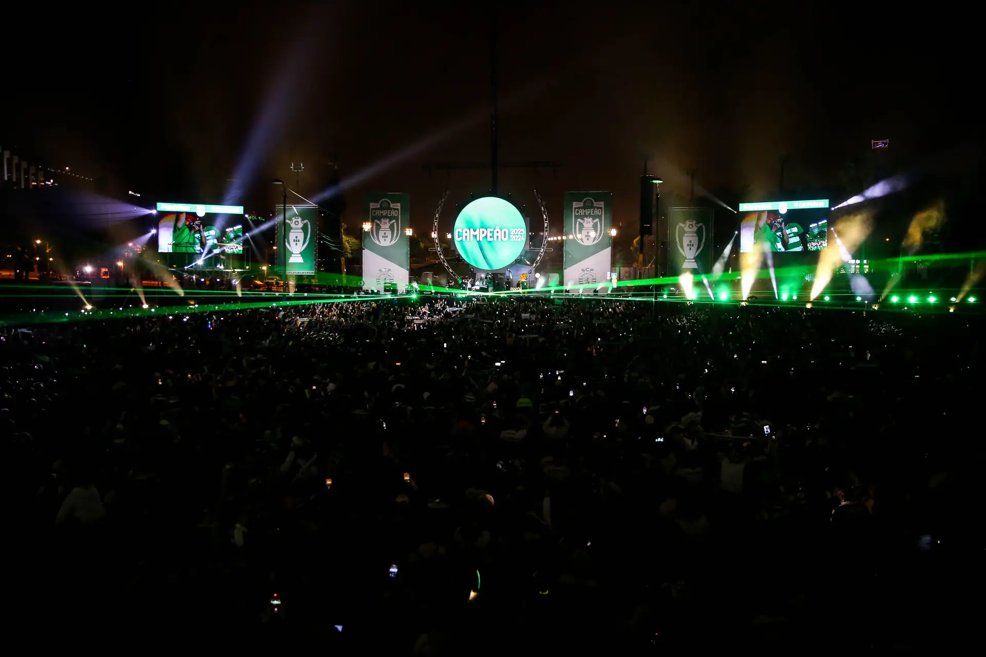 Festa no Marquês de Pombal após o Sporting Clube de Portugal ganhar o campeonato nacional 2023/2024.