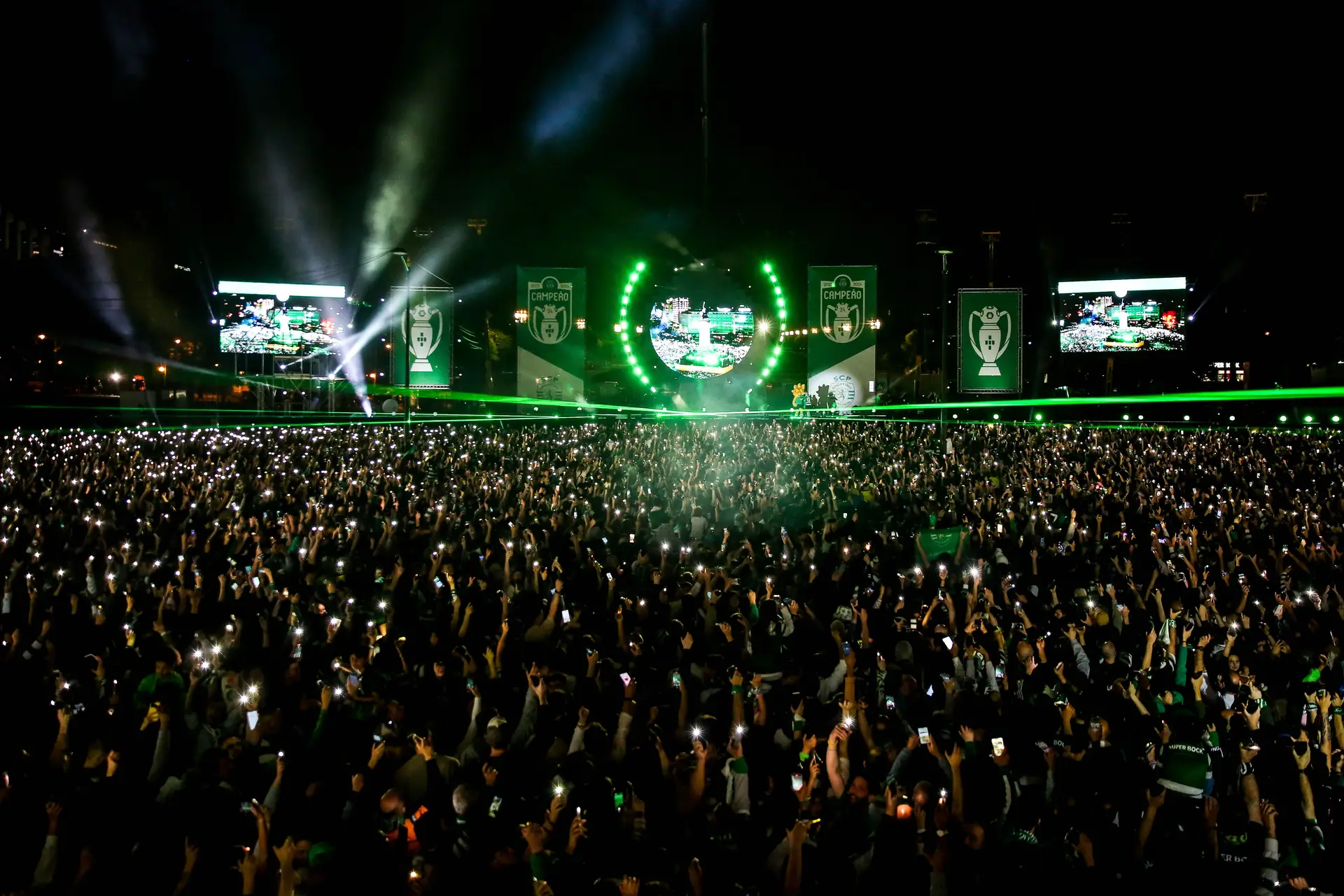 Festa no Marquês de Pombal após o Sporting Clube de Portugal ganhar o campeonato nacional 2023/2024.