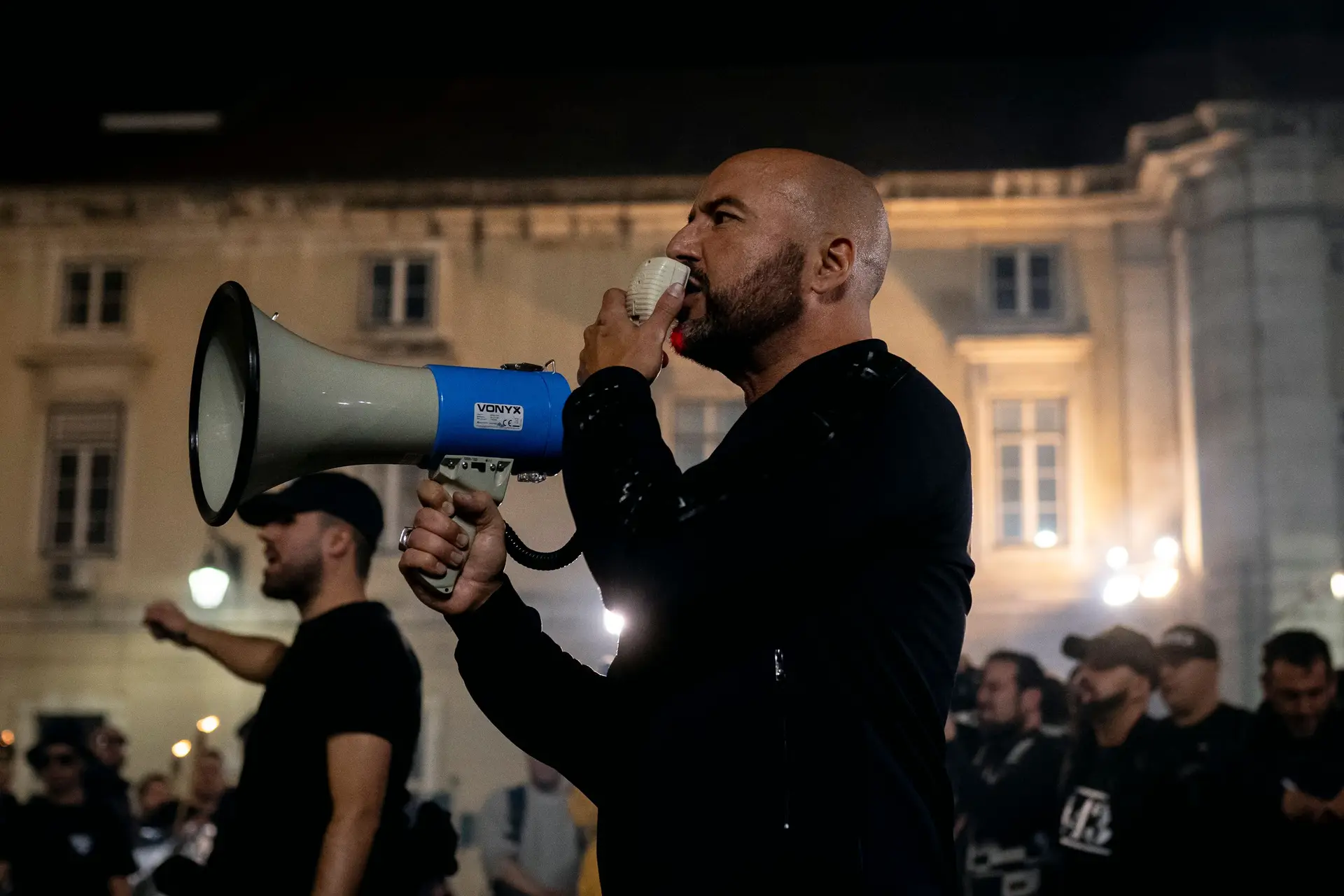 Operação Irmandade: há dois elementos “não civis” entre os 37 detidos do Grupo 1143. Um deles é da PSP e o outro é um militar