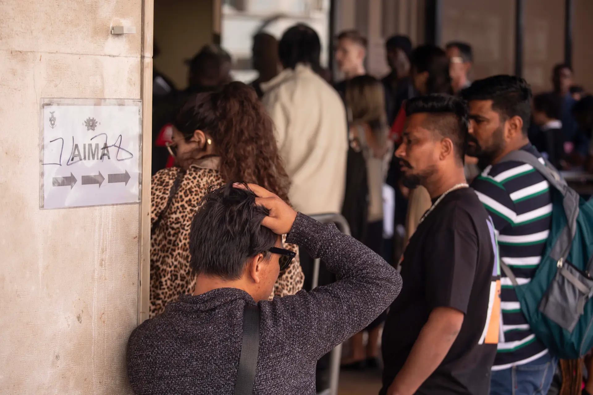 Associação de imigrantes acusa Governo de cometer "erro crasso" nos processos de legalização; ministra garante soluções “muito brevemente"