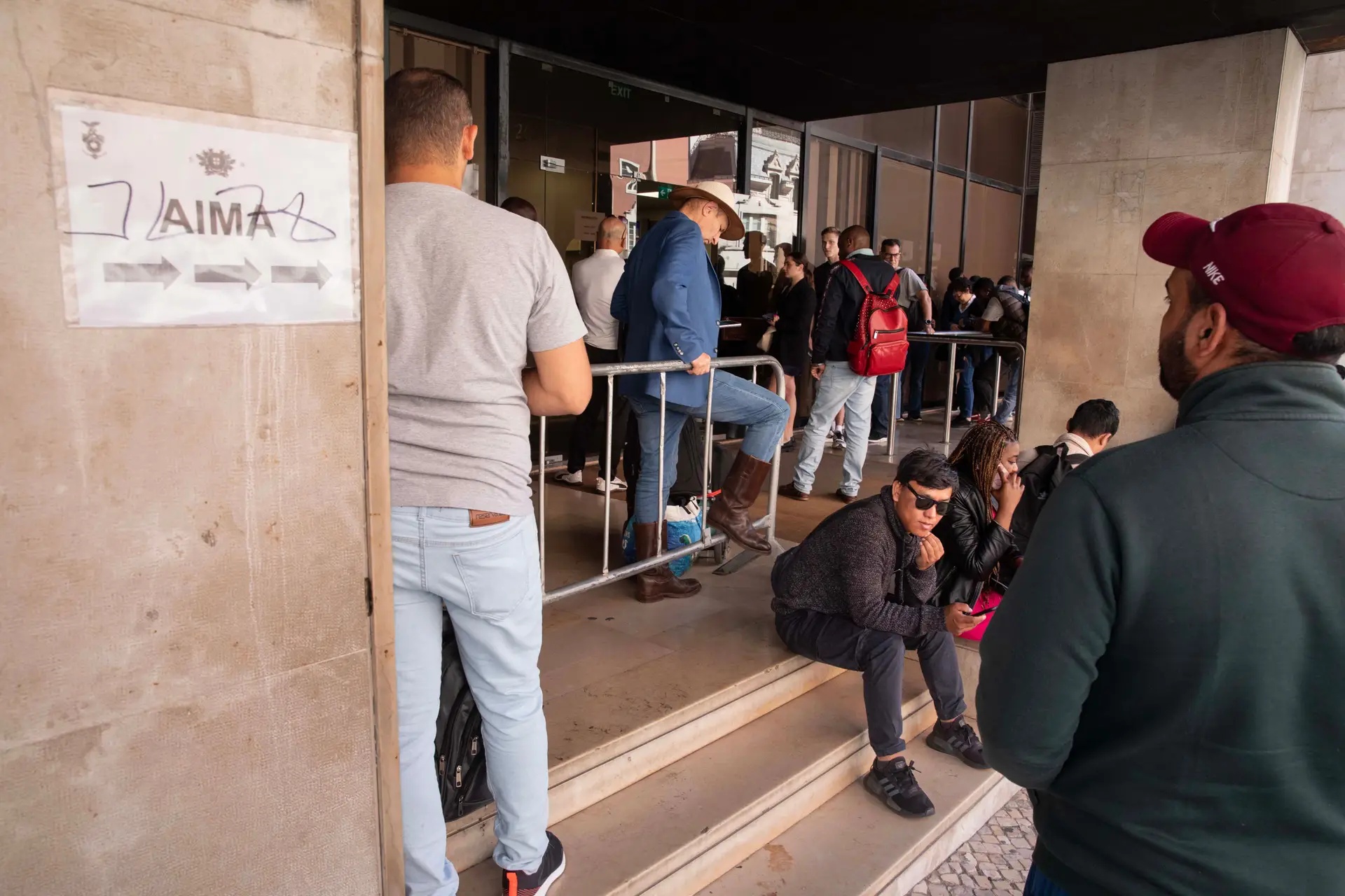 Média mensal de vistos de trabalho caiu desde anúncio das medidas do Governo para a imigração