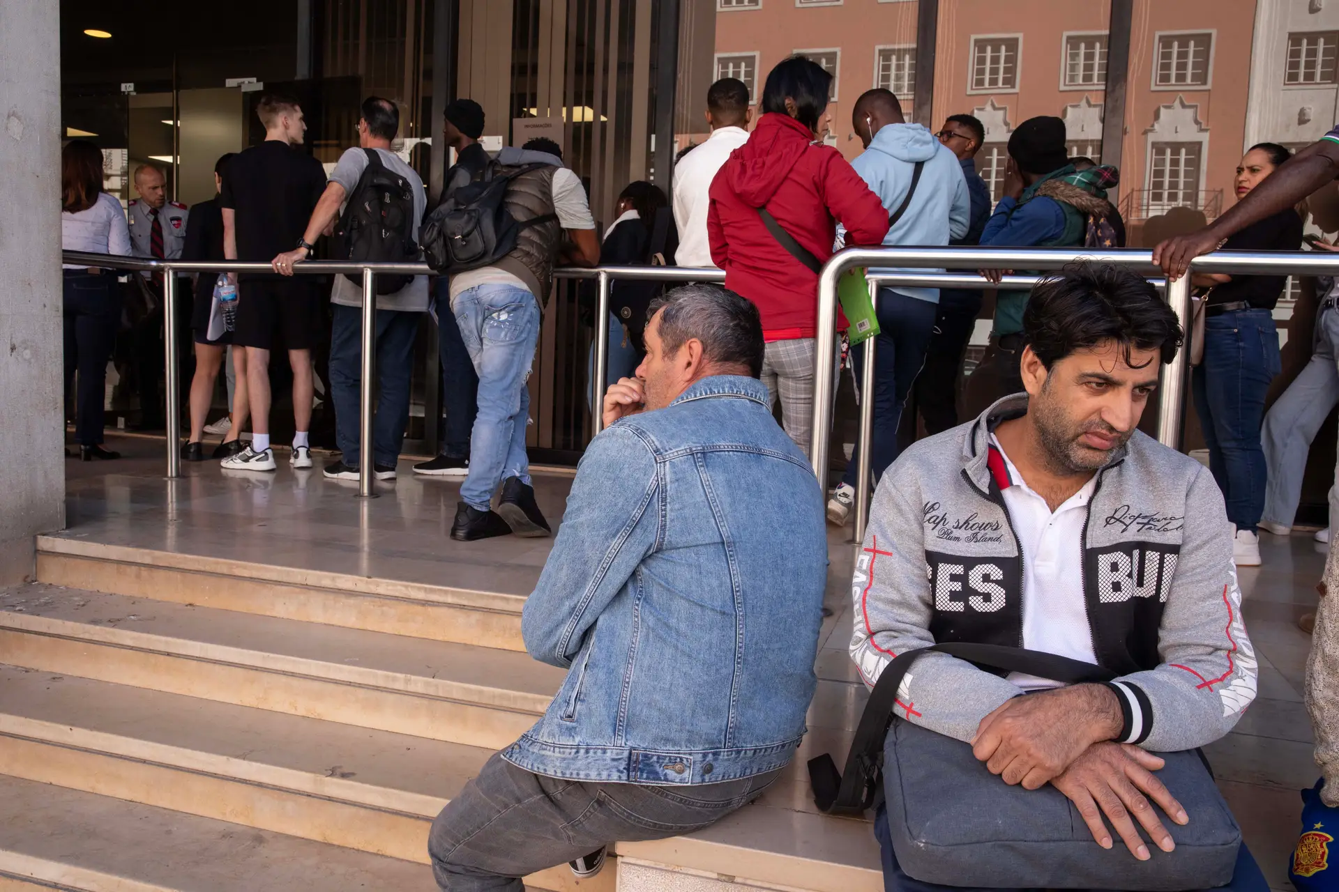 Estrangeiros representam mais de um terço dos trabalhadores em dez concelhos de Portugal