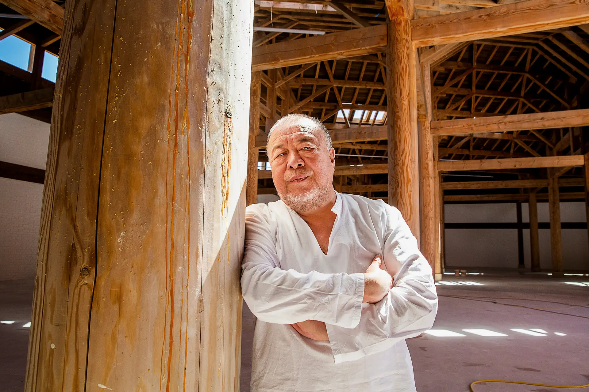 Ai Weiwei fotografado no Alentejo, onde recebeu o Expresso