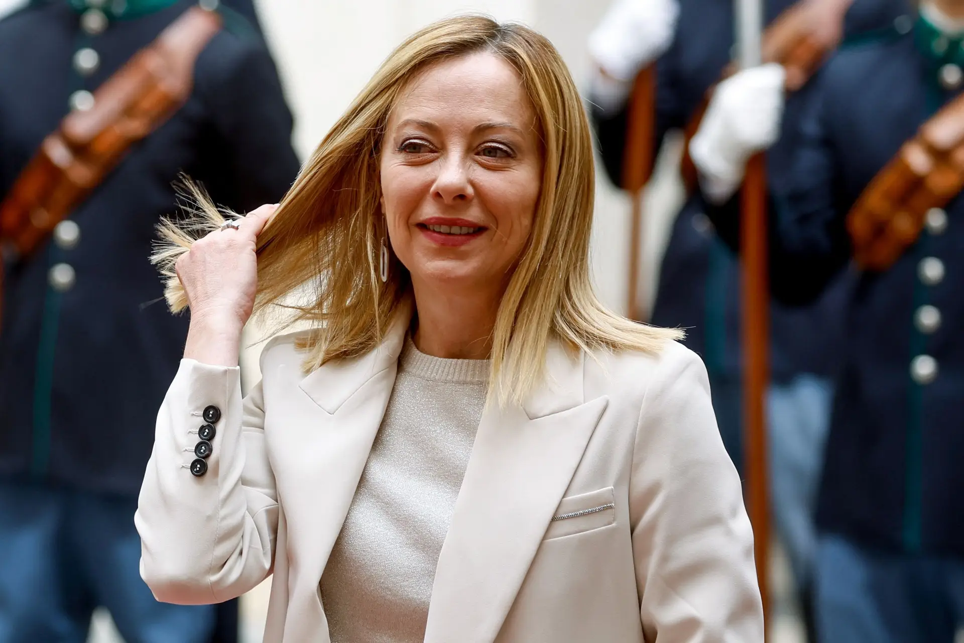 Primeira-ministra de Itália, Giorgia Meloni, é cabeça de lista às eleições europeias pelo seu partido