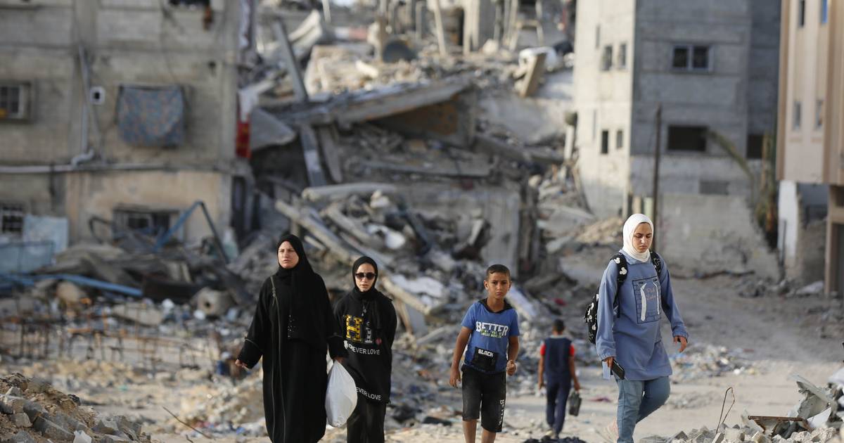 Israel diz que “cerca de 300 mil” palestinianos deixaram Rafah desde segunda-feira