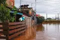 Temporal mata 107 e desaloja mais de 164 mil