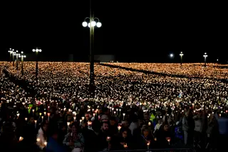 Milhares marcam presença na procissão das velas em Fátima