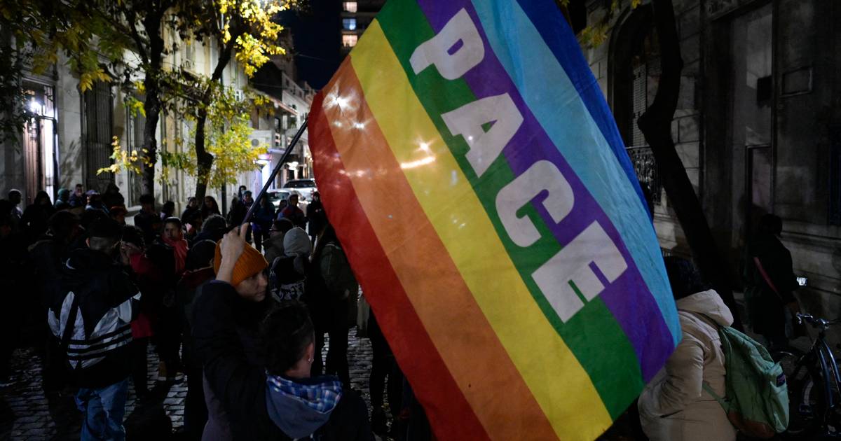 Três mulheres lésbicas morrem queimadas na Argentina, na sequência de um ataque ao quarto que partilhavam