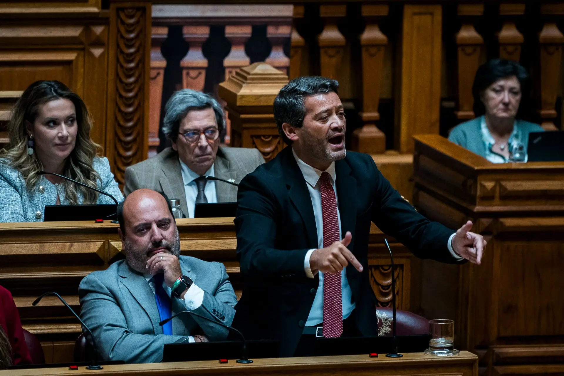 Propostas do Chega para limitar imigração foram chumbadas; PS quer mudar lei do Governo