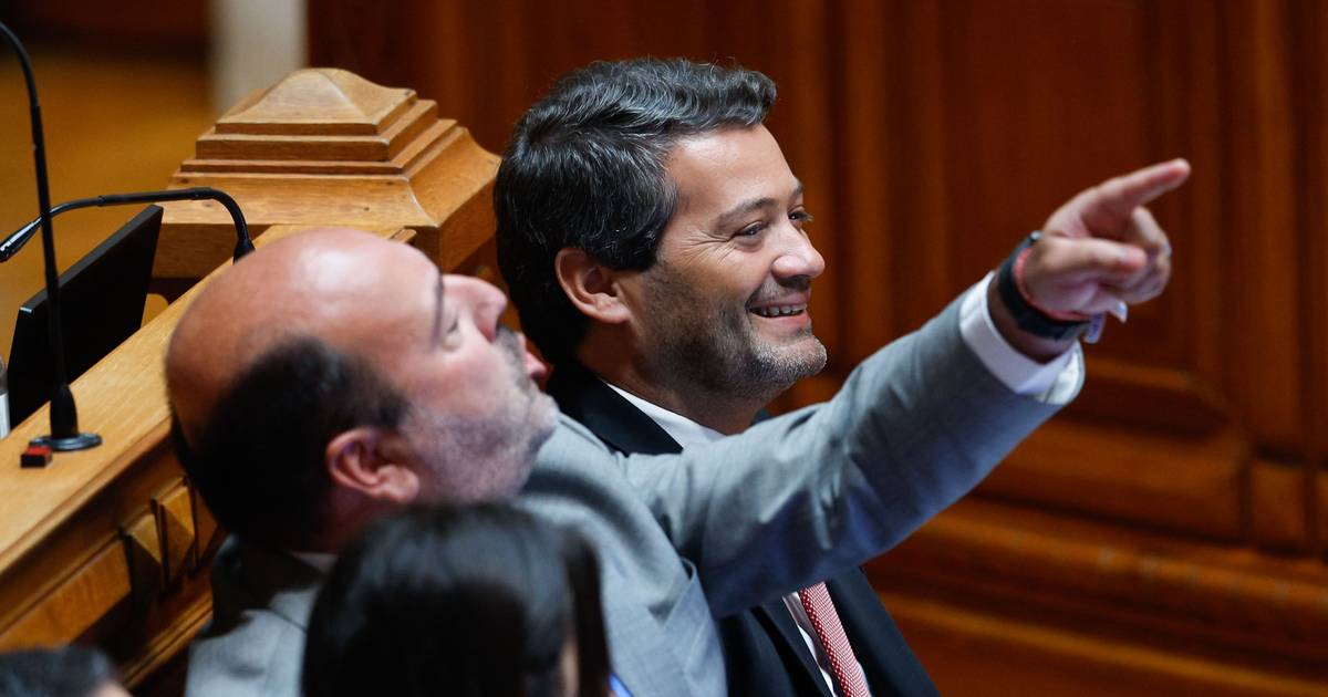 Declarações de Ventura e Pedro Pinto “podem constituir crimes”, mas imunidade parlamentar pode proteger deputados