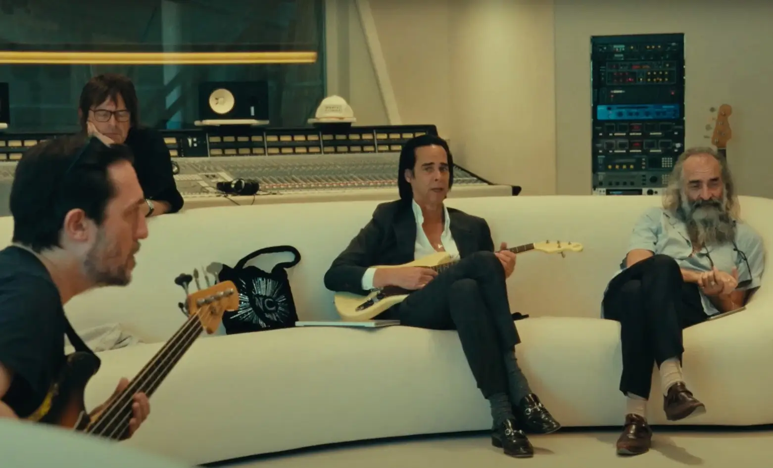 “Não lixem tudo à última hora”: Nick Cave mostra os bastidores das gravações do seu novo álbum com a ajuda de um Radiohead