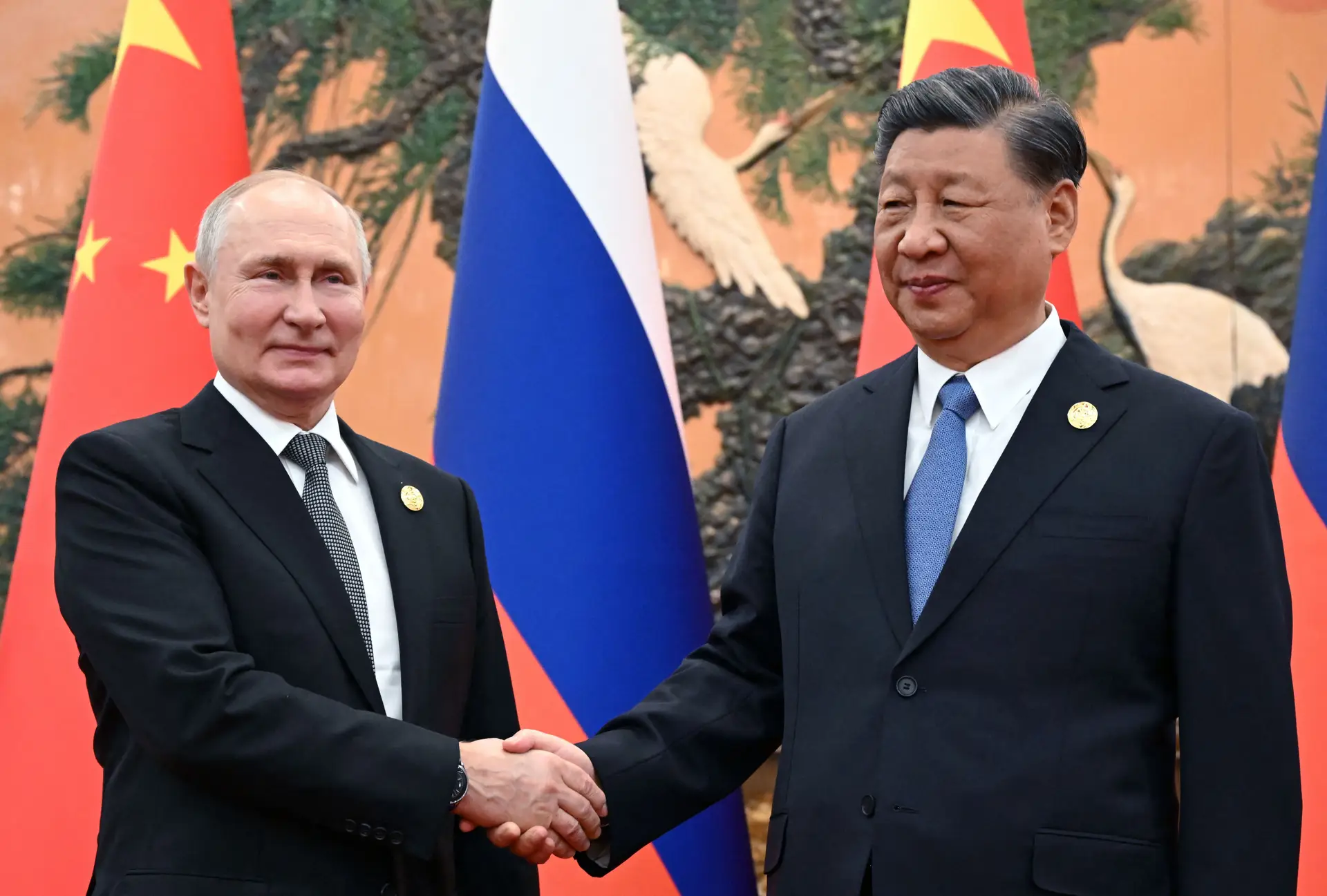 Xi Jinping tells Putin he is ready to work for global stability