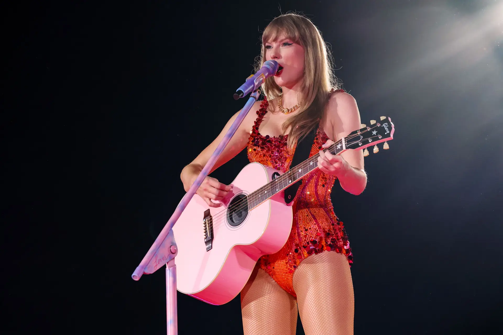 Como vai ser Taylor Swift no Estádio da Luz: ‘montámos’ o concerto mais do que provável com os últimos vídeos da “Eras Tour”