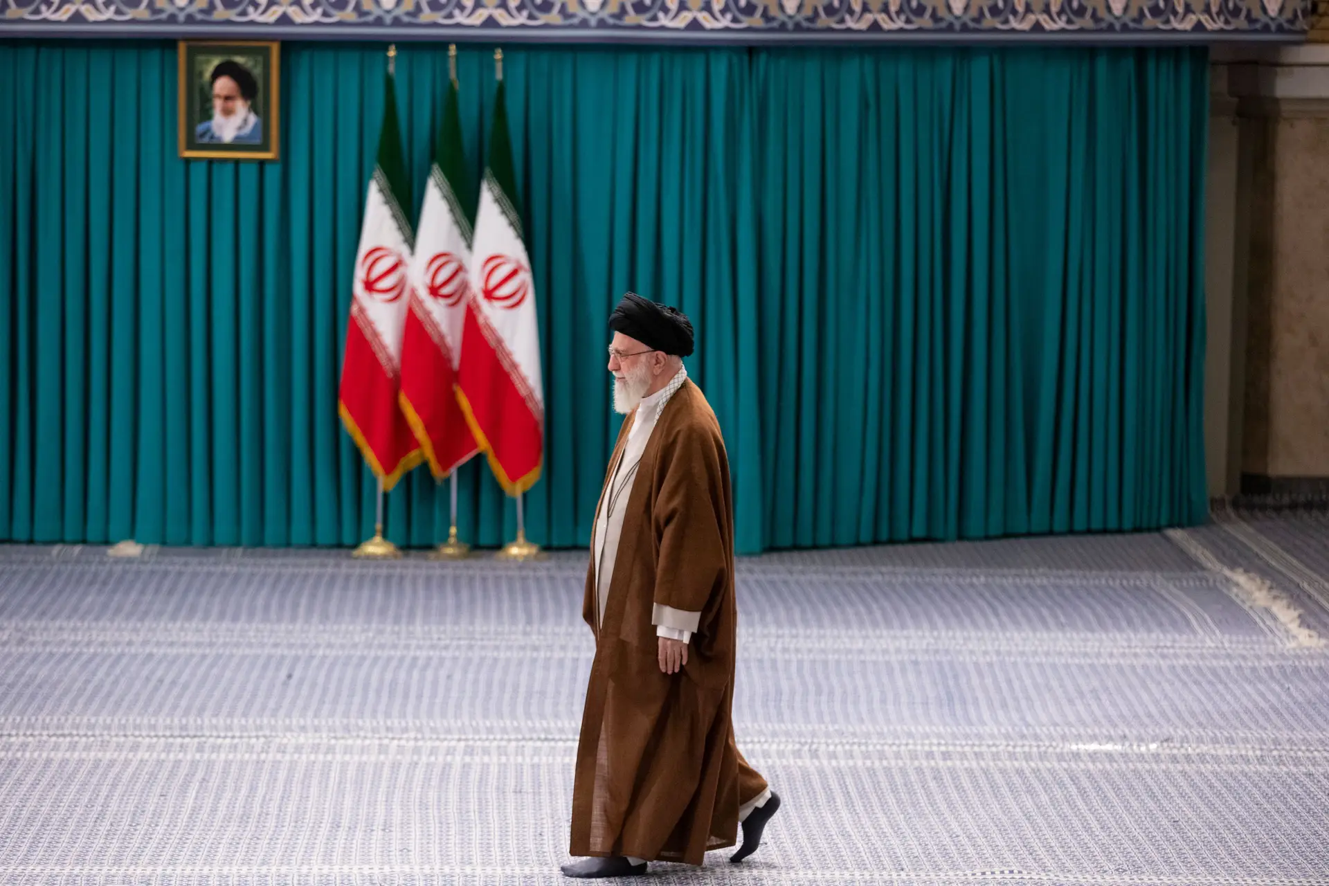 Ayatollah Ali Khamenei, líder supremo do Irão