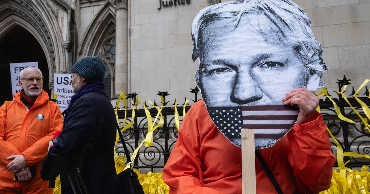 Julian Assange autorizado a recorrer contra extradição para EUA