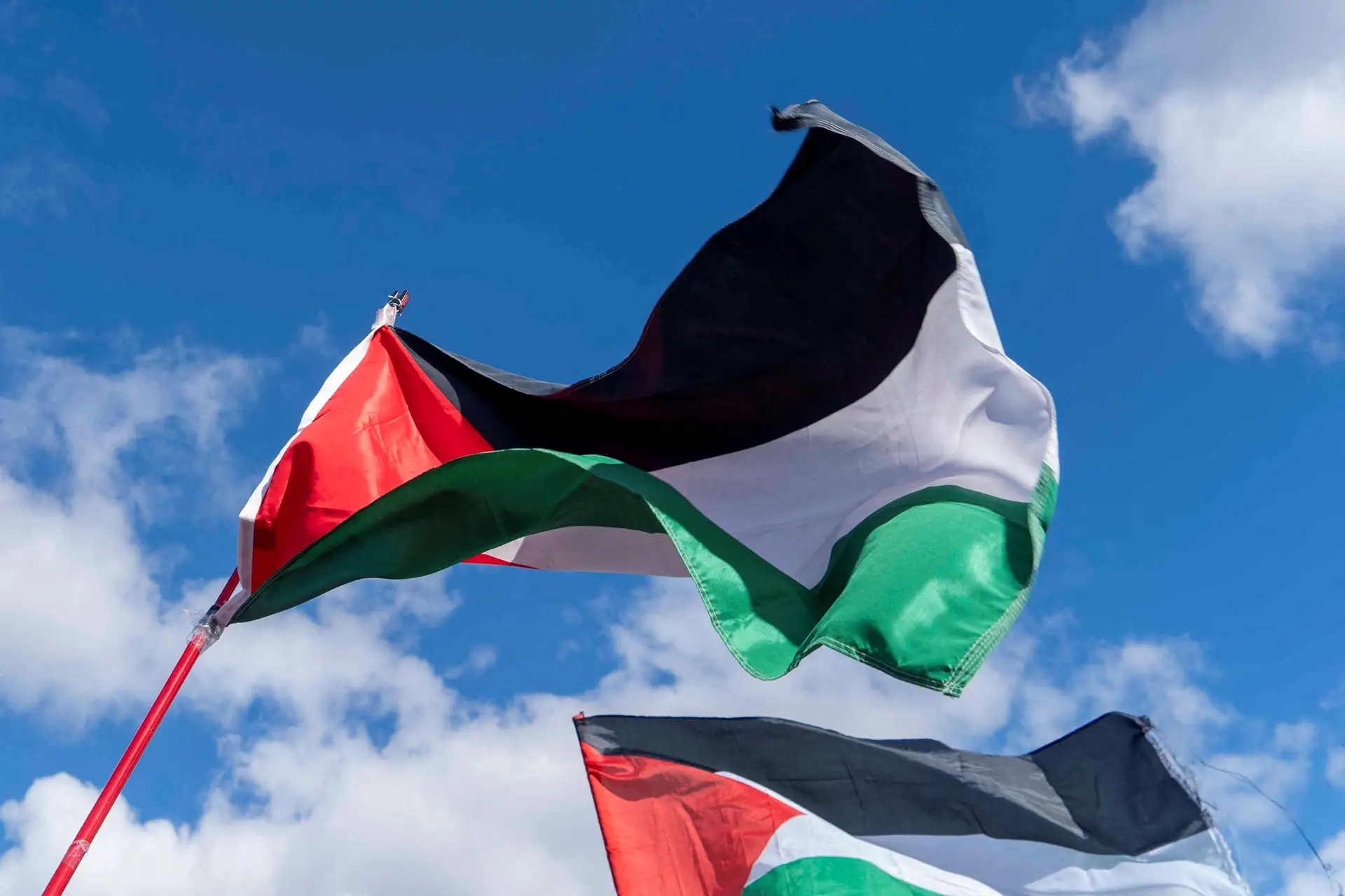 Milhares nas ruas de Bruxelas e Haia pedem pressão da UE sobre Netanyahu