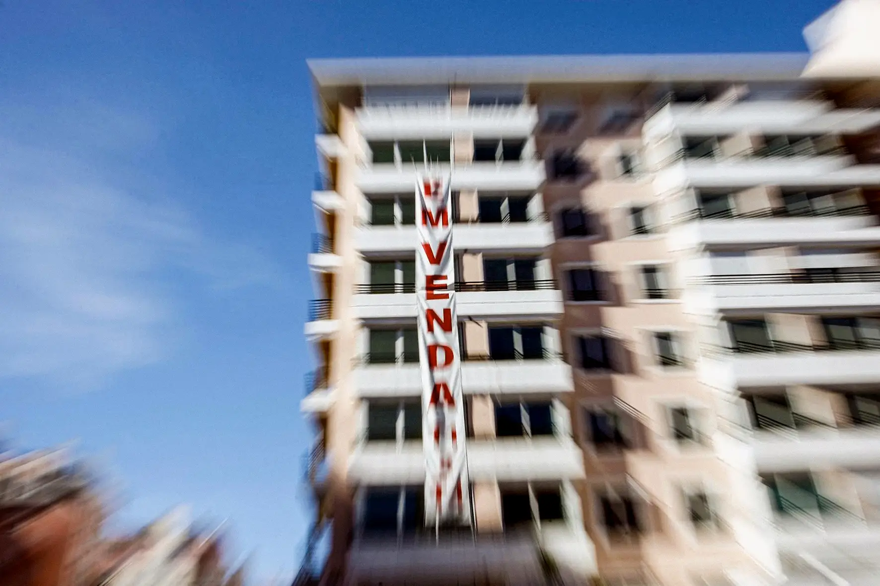 Entre fevereiro e abril, as casas foram vendidas a um preço médio de €2412/m2
