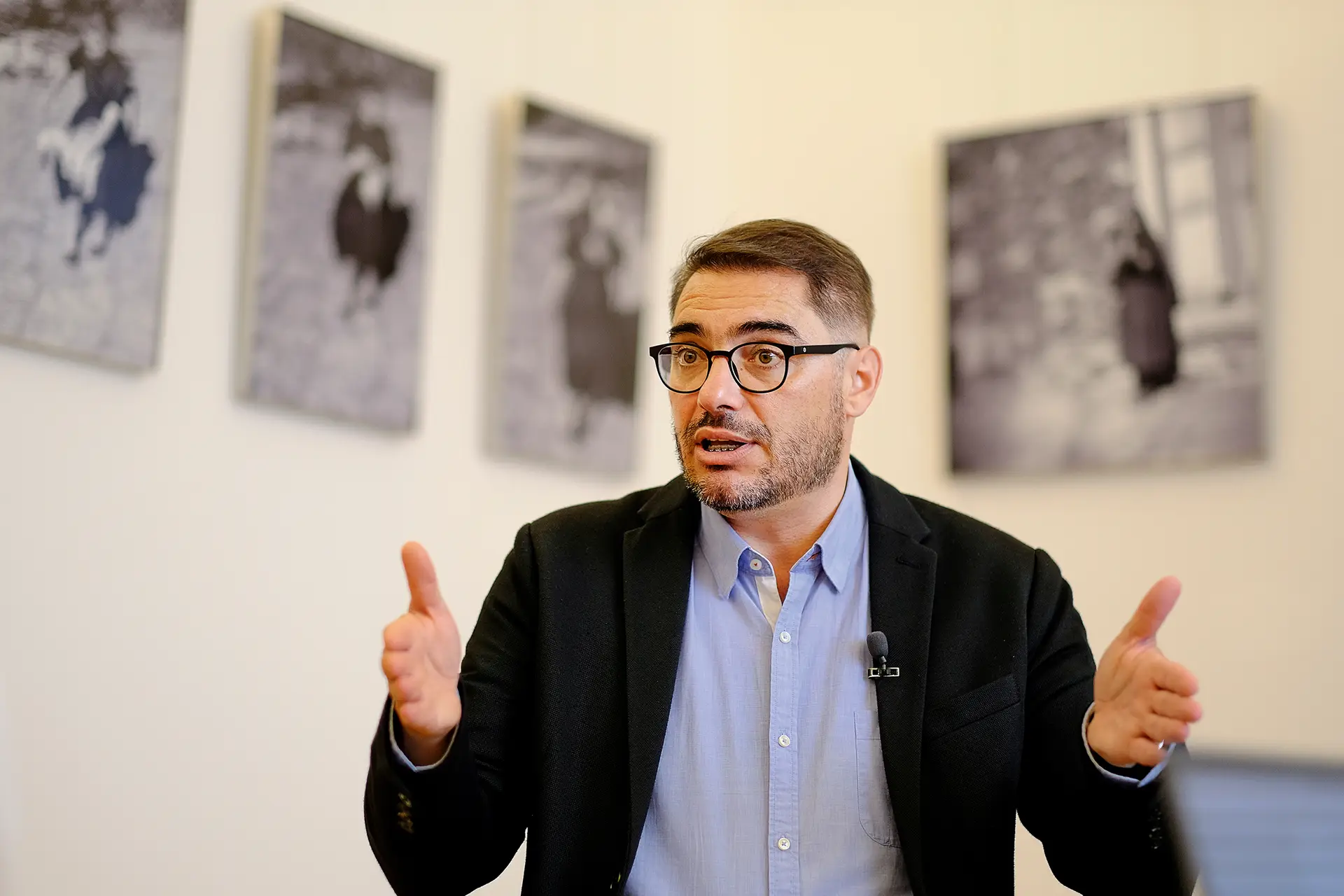 João Oliveira no Centro de Interpretação do Tapete de Arraiolos, onde decorreu a entrevista ao Expresso