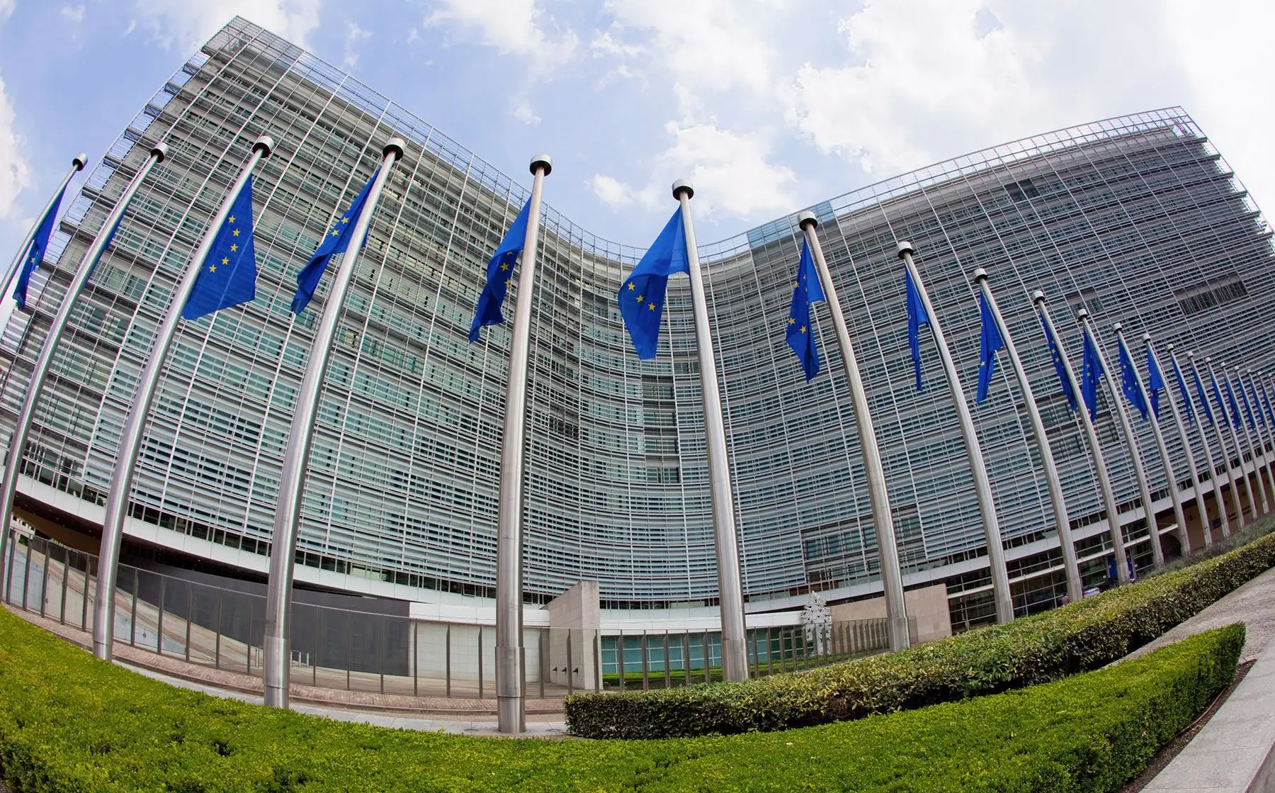 UE procura as linhas certas para garantir concorrência no espaço europeu