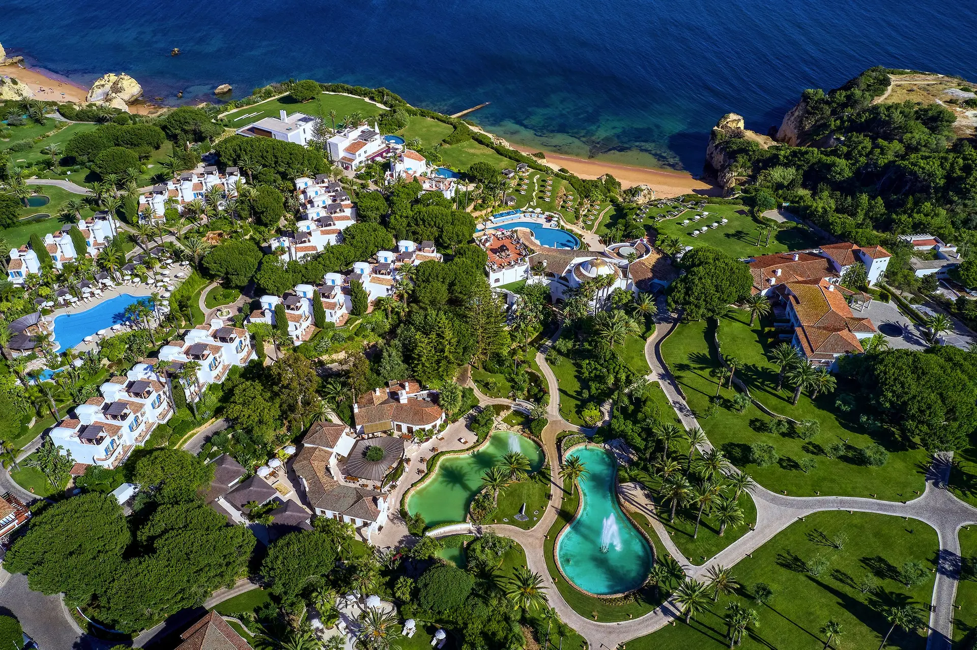 No Algarve, o Vila Vita Parc dispõe, desde 2015, de um sistema de dessalinização da água do mar que “alimenta” lagos, piscinas e sistema de rega