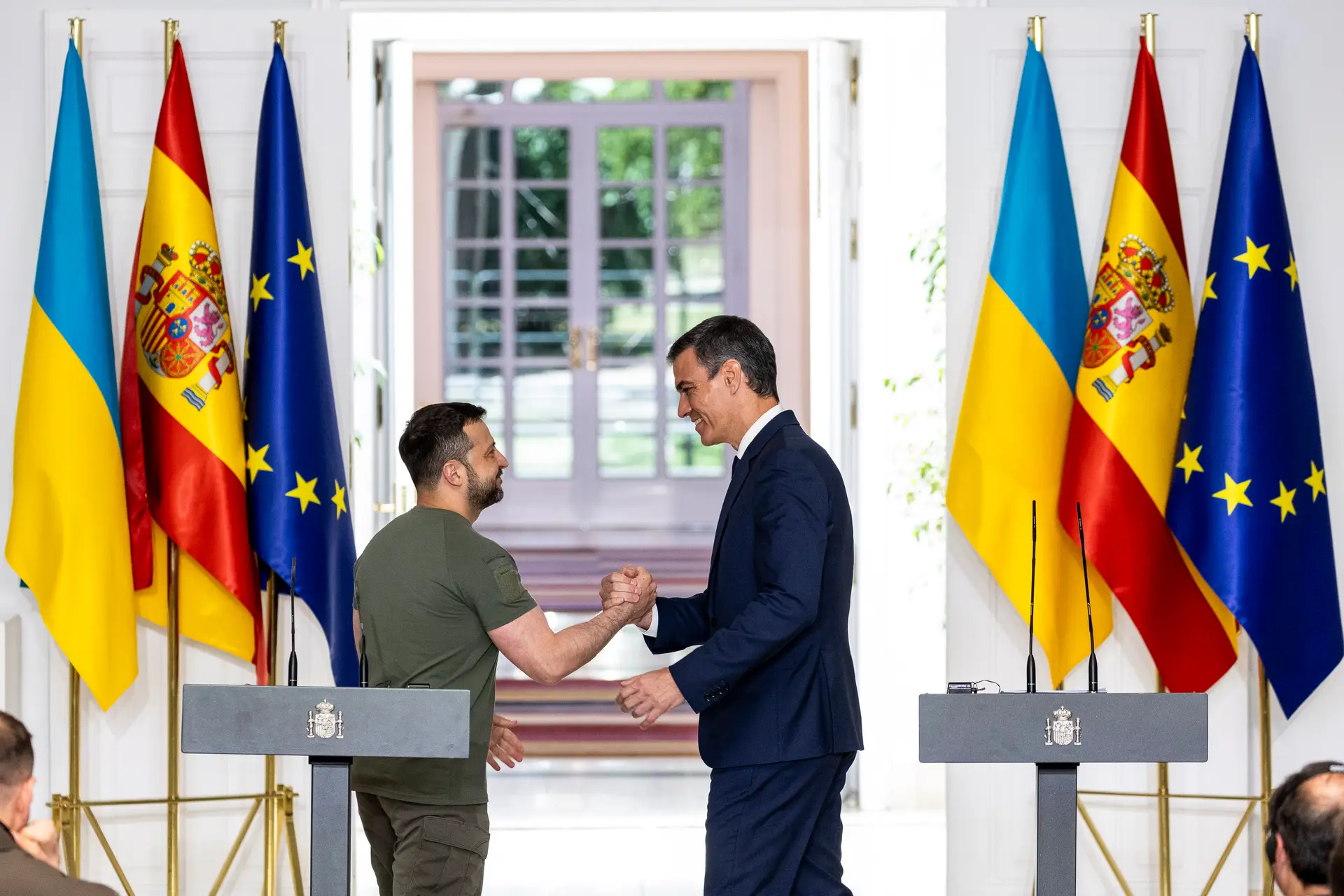 Zelensky está na Península Ibérica e vai assinar acordo com Portugal que tem “horizonte de dez anos” (o 823.º dia de guerra)