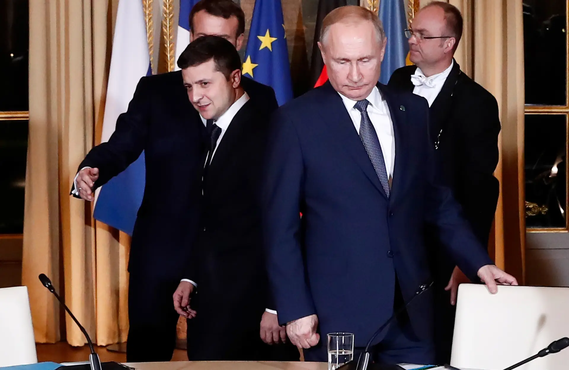 Volodymyr Zelensky, Emmanuel Macron e Vladimir Putin, em 2019
