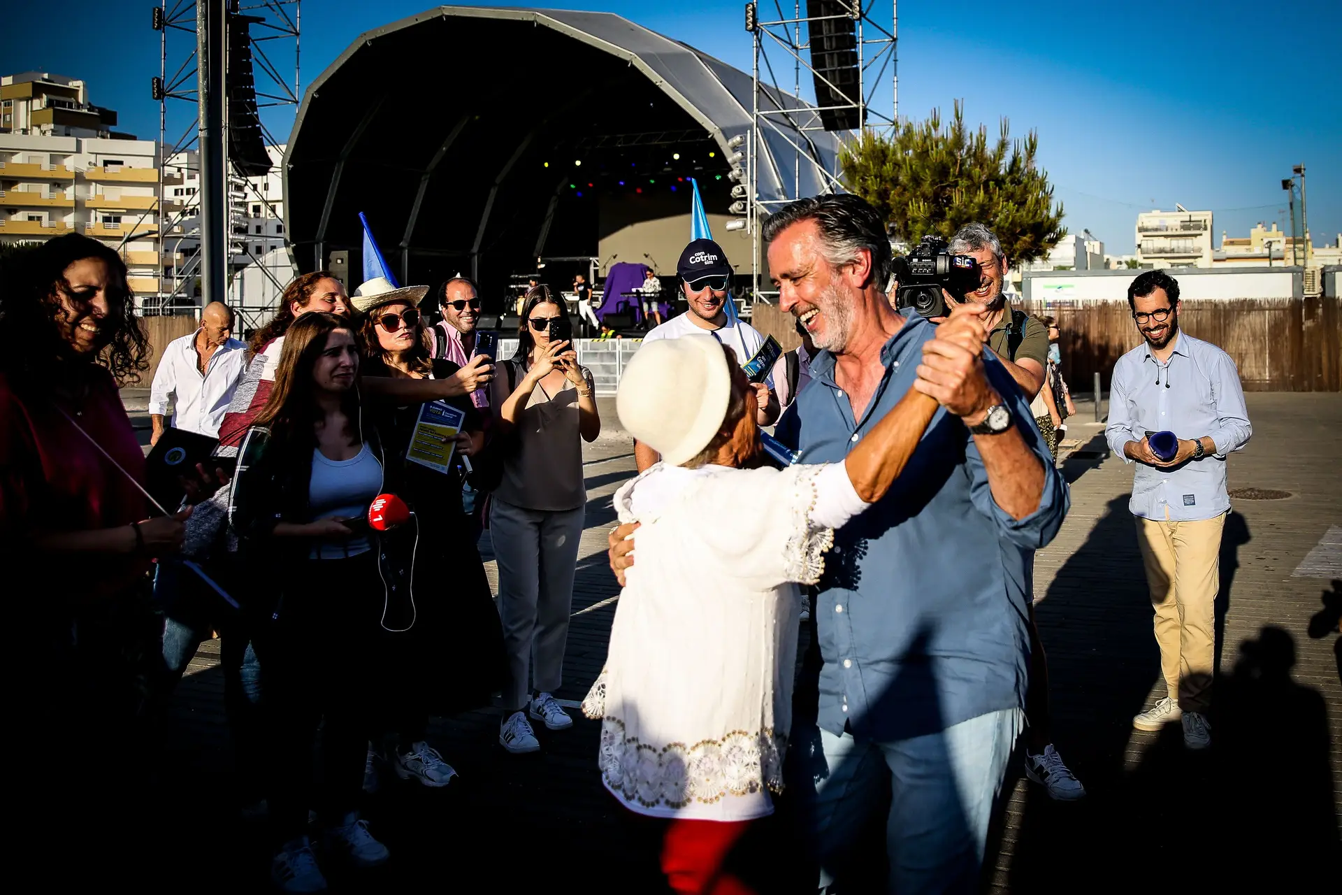 Europeias 2024 - João Cotrim de Figueiredo, cabeça de lista da Iniciativa Liberal, na festa dos petiscos dos pescadores em Quarteira.