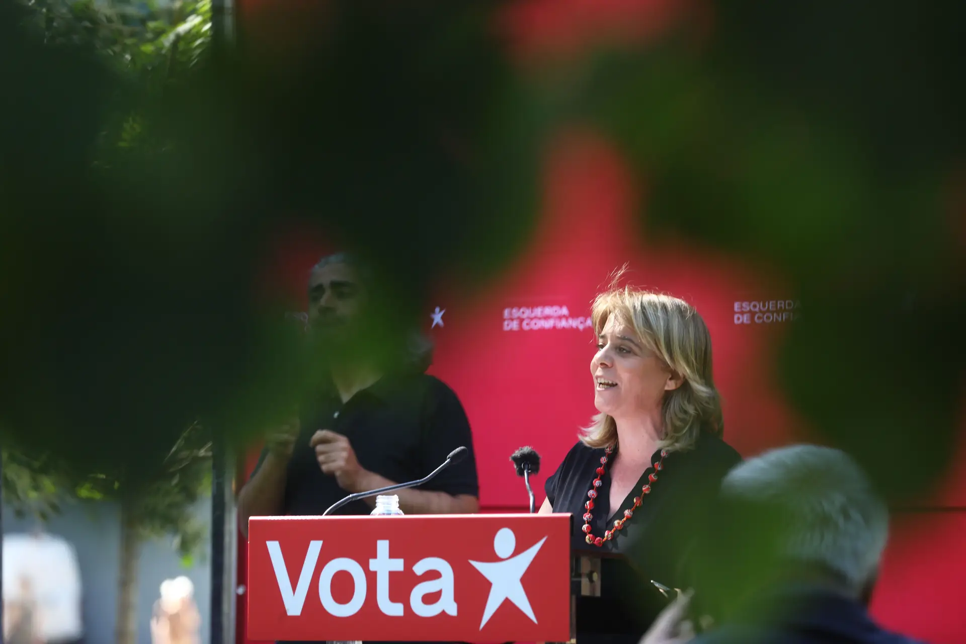 Catarina Martins usa direitos das mulheres contra a direita: “Estão a transformar-se num exército de guerra contra as mulheres”