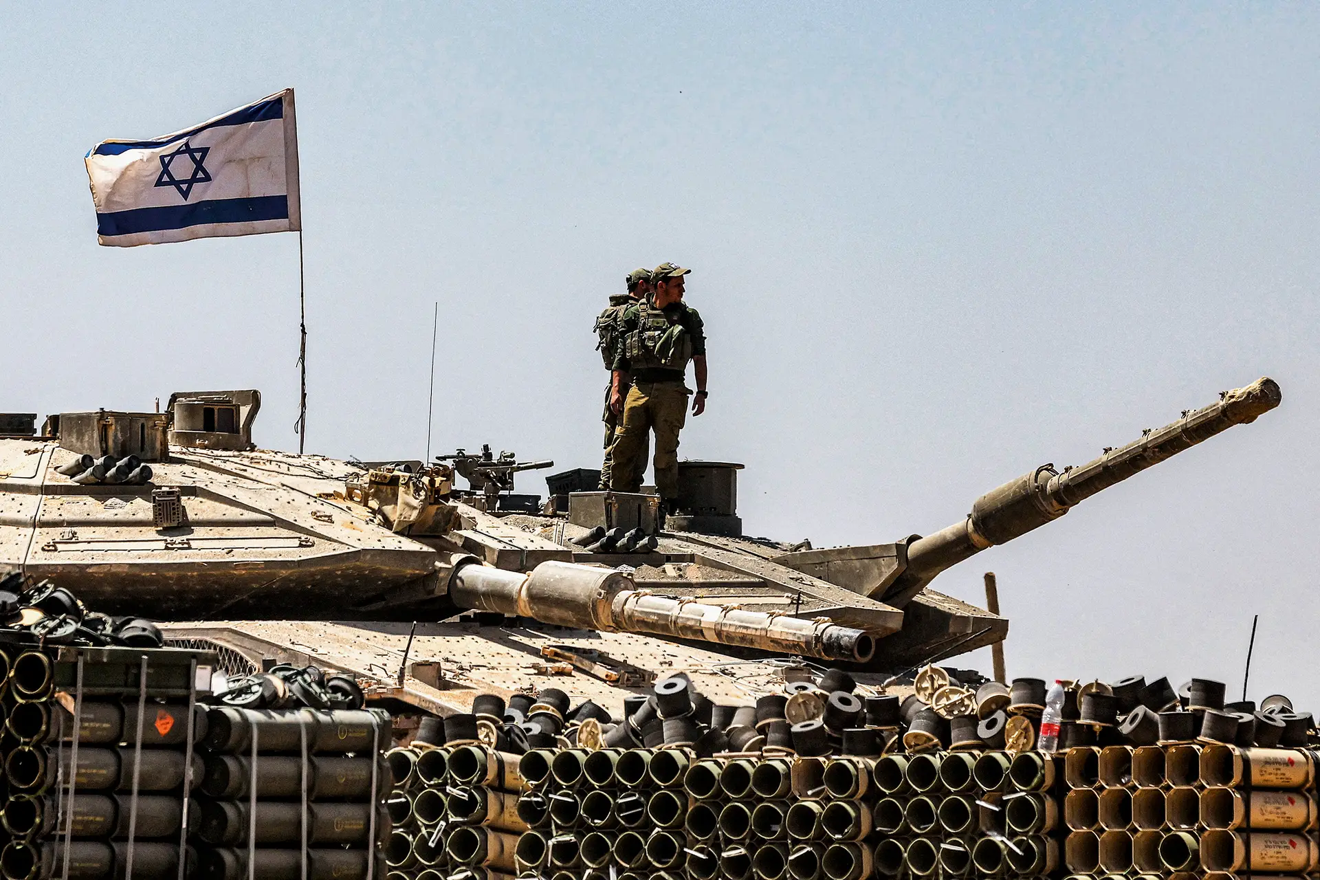 Prolongada prisão de soldados israelitas acusados de violar detido palestiniano