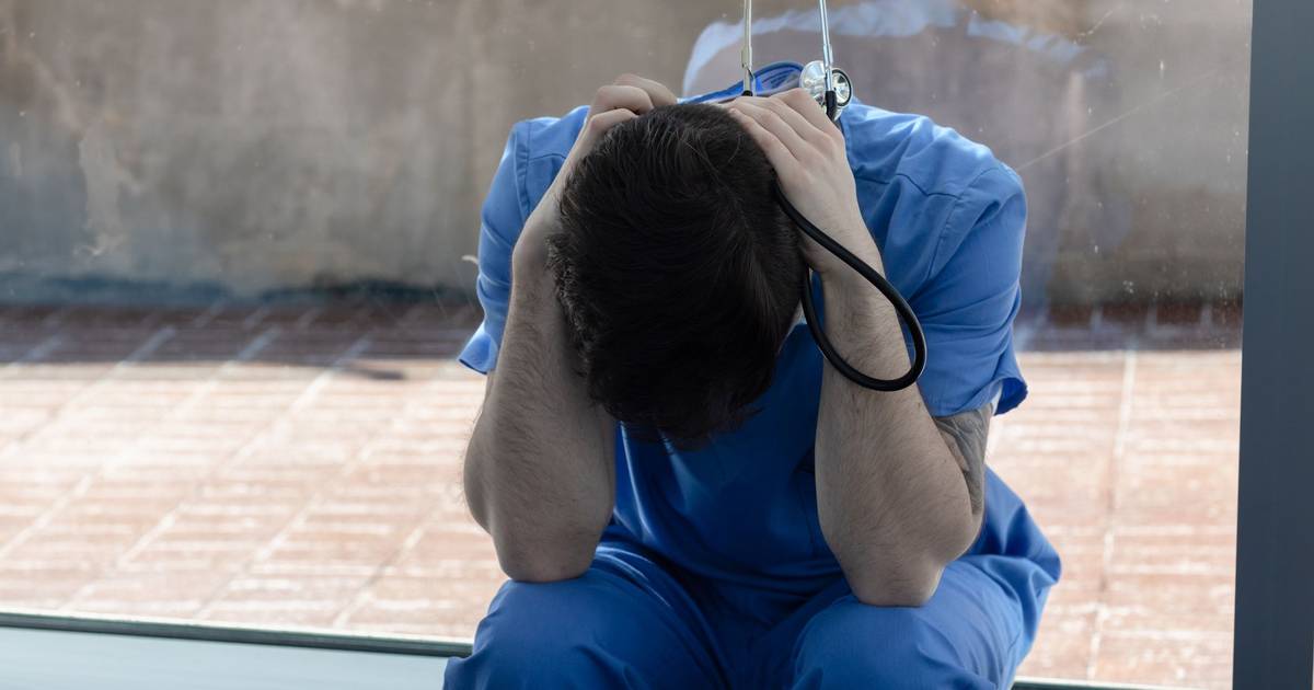 Health workers begin two-day strike over wages and working conditions