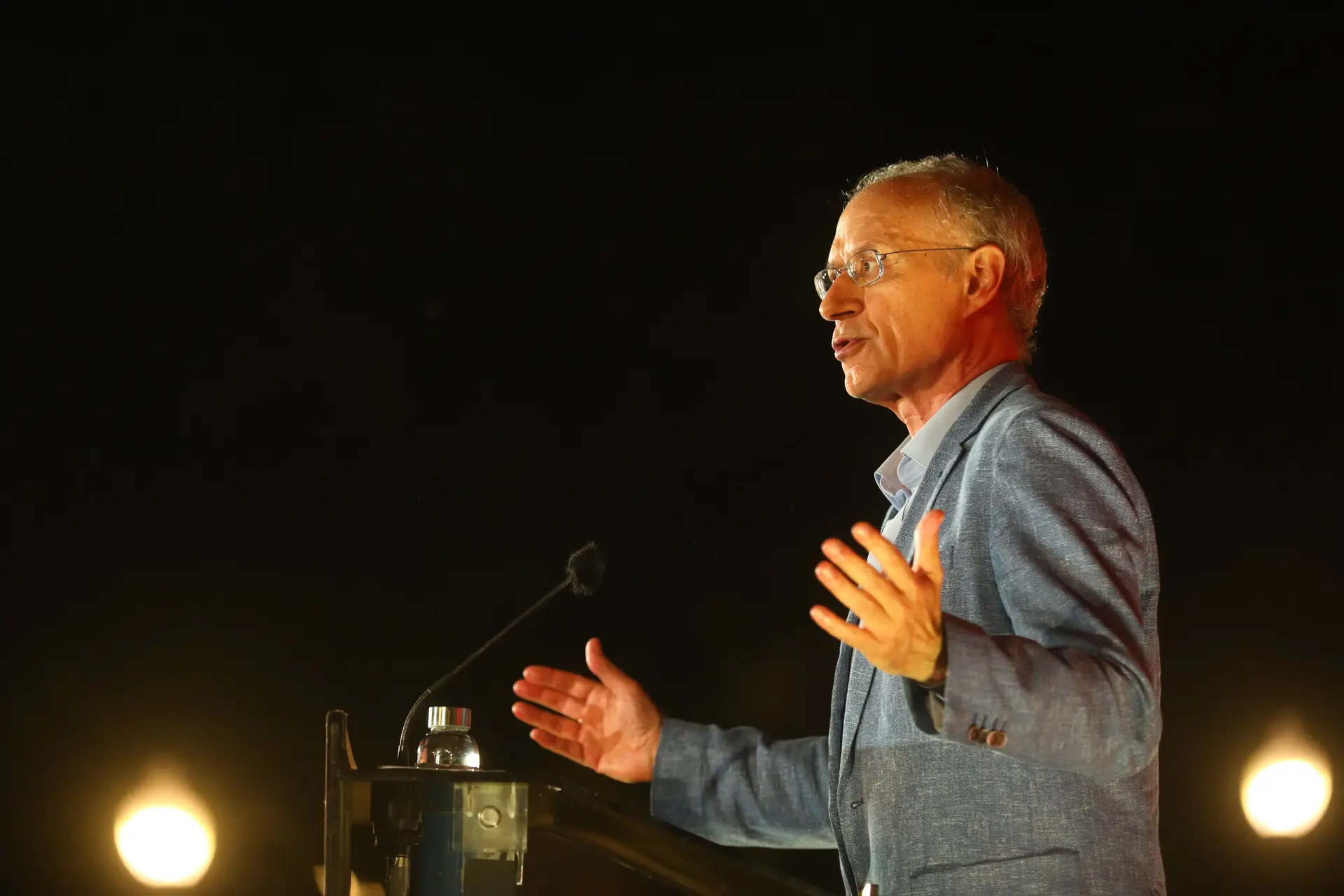 Bugalho, Cotrim, Temido ou Tanger: Francisco Louçã atira a todos contra a "política suja" e os "cavernícolas que não saem do armário"
