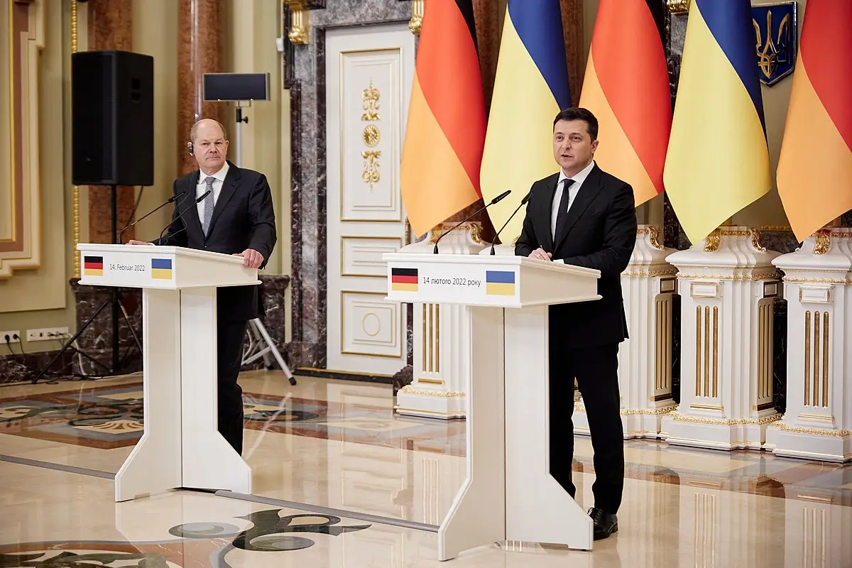 Scholz garante a Zelensky que não haverá "paz ditada" por Putin