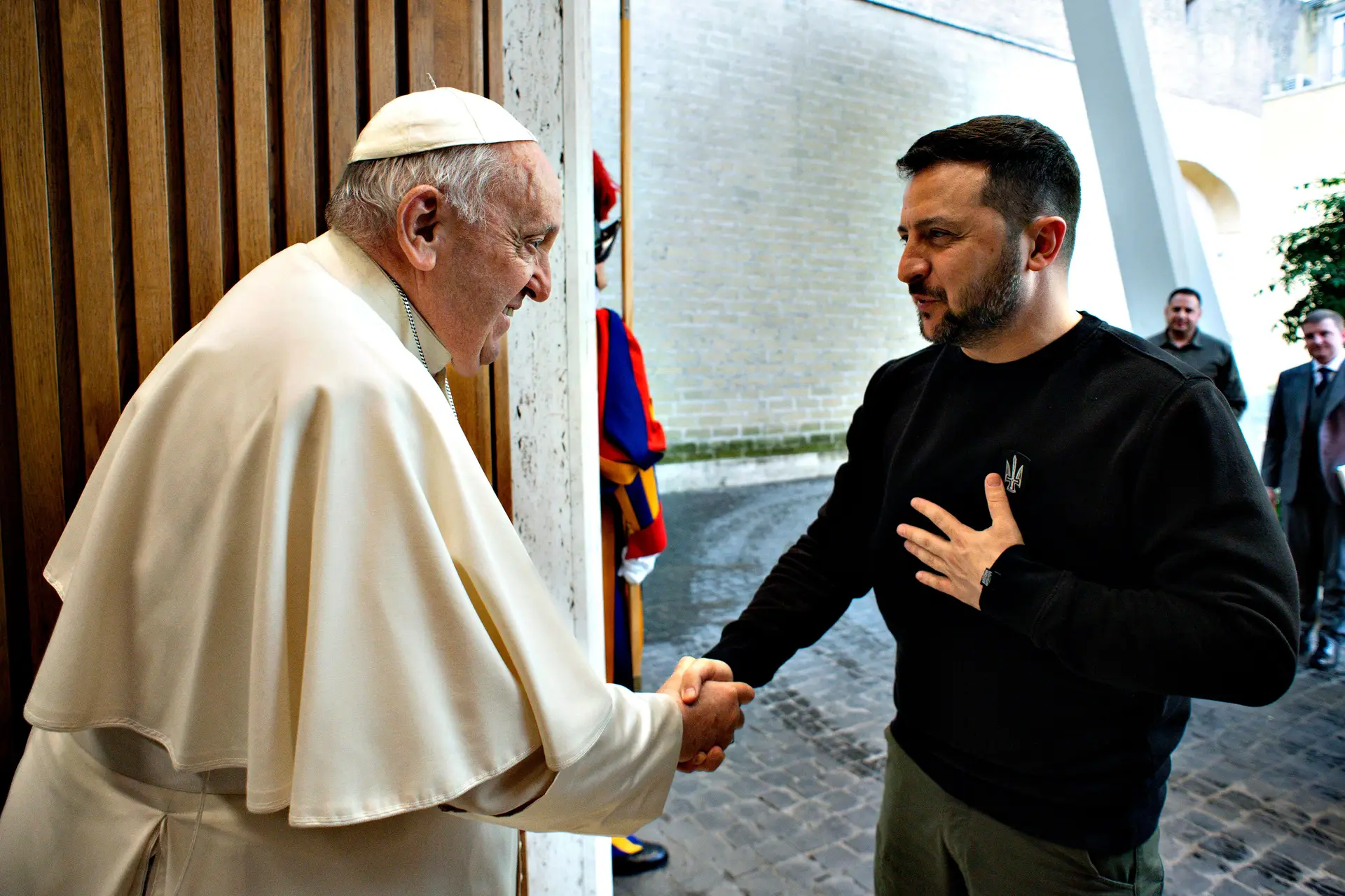 Papa Francisco e Volodymyr Zelensky